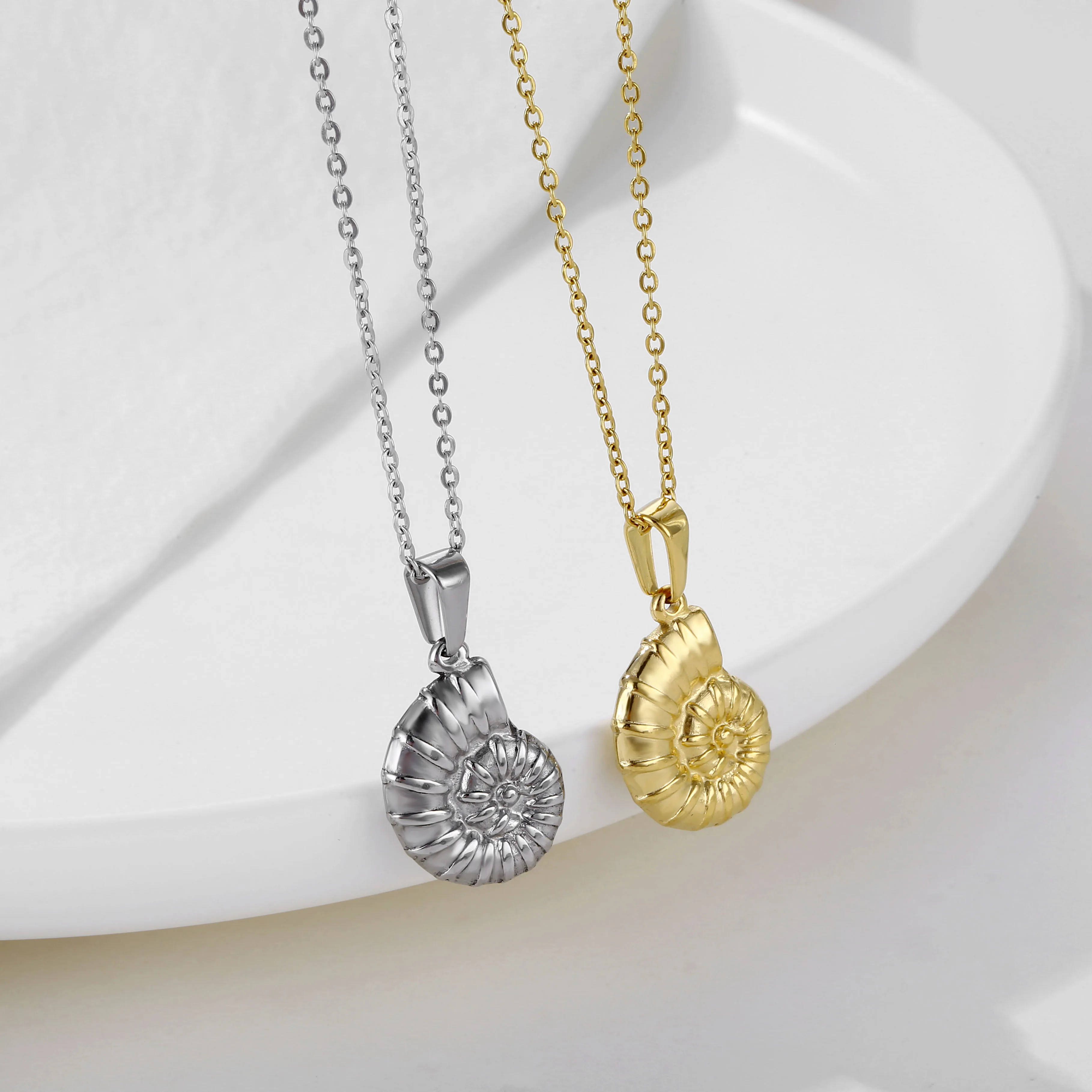 Fashion Trendy Bohemian Sea Ocean Conch Snail Shell Charm Pendant Chain Necklace Waterproof 18K Gold Jewelry For Women Girls