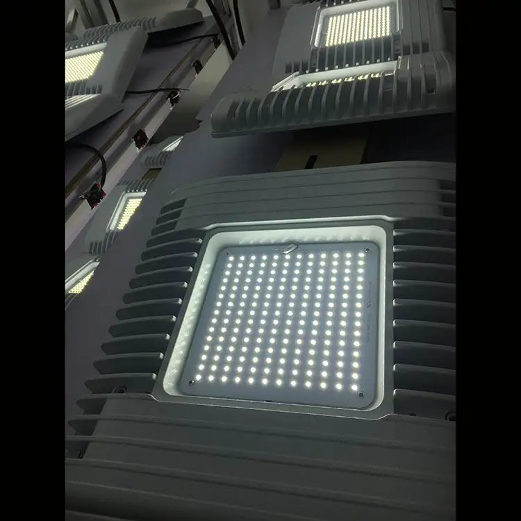 High performance and low cost led lights flat and drop lens options outdoor lights 60-150W canopy light