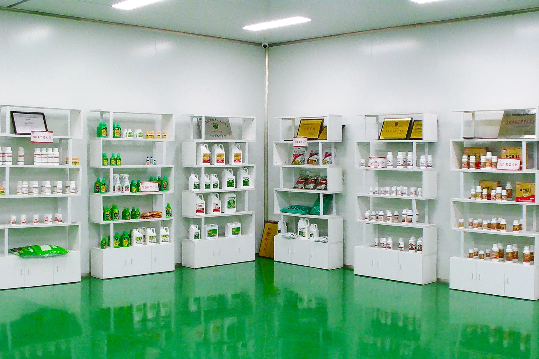 Lasting fertilizer effect fast delivery microbial agents flush drip irrigation fertilizer