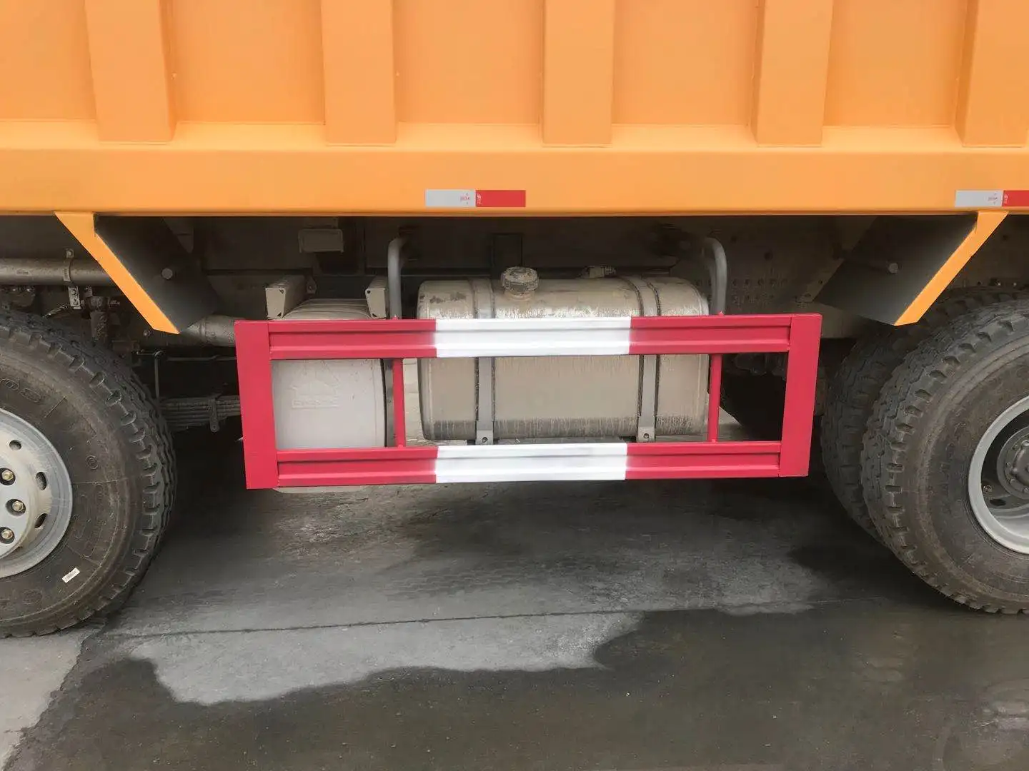 PROMOTION!! Howo Second Hand 6x4 10-30 Ton 371hp 12 Wheels Used Tipper Trucks Dump Truck with 400L aluminium alloy tank