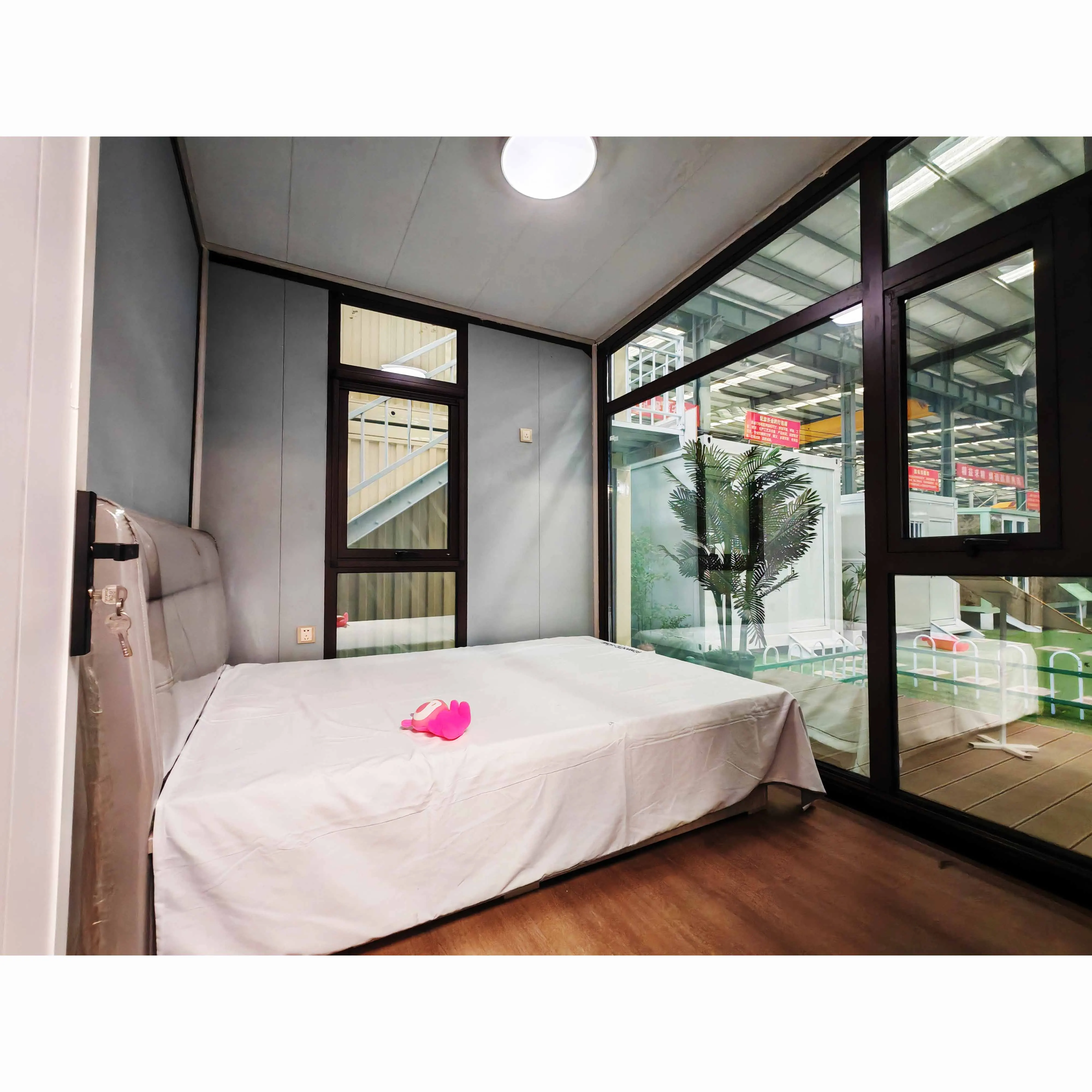 20 & 40 Foot Luxury 3-in-1 Folding Mobile Home Modern Steel Expandable Container House for Bedroom Hotel Shop Apartment Use