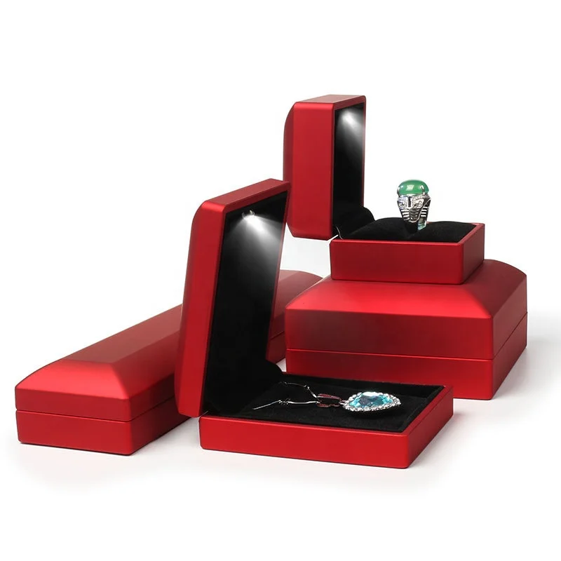 2022 Hot Custom Color LOGO Jewelry LED Light Ring Box Ring Bracelet Pendant Bangle Engagement Jewellery Boxes with Light