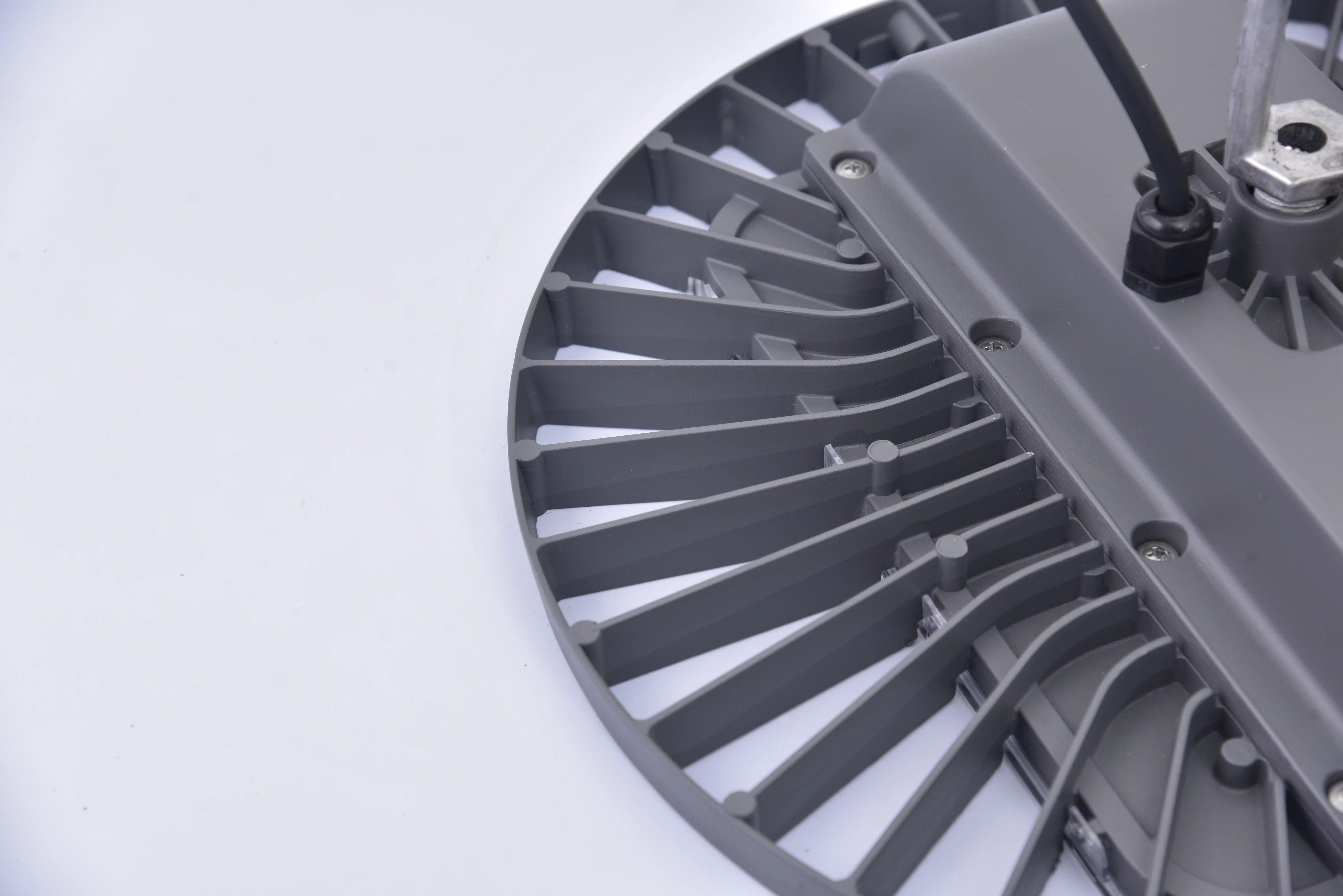 Wholesale Factory Price high quality cheap Outdoor Industry Aluminum Alloy UFO luminaire for industrial use