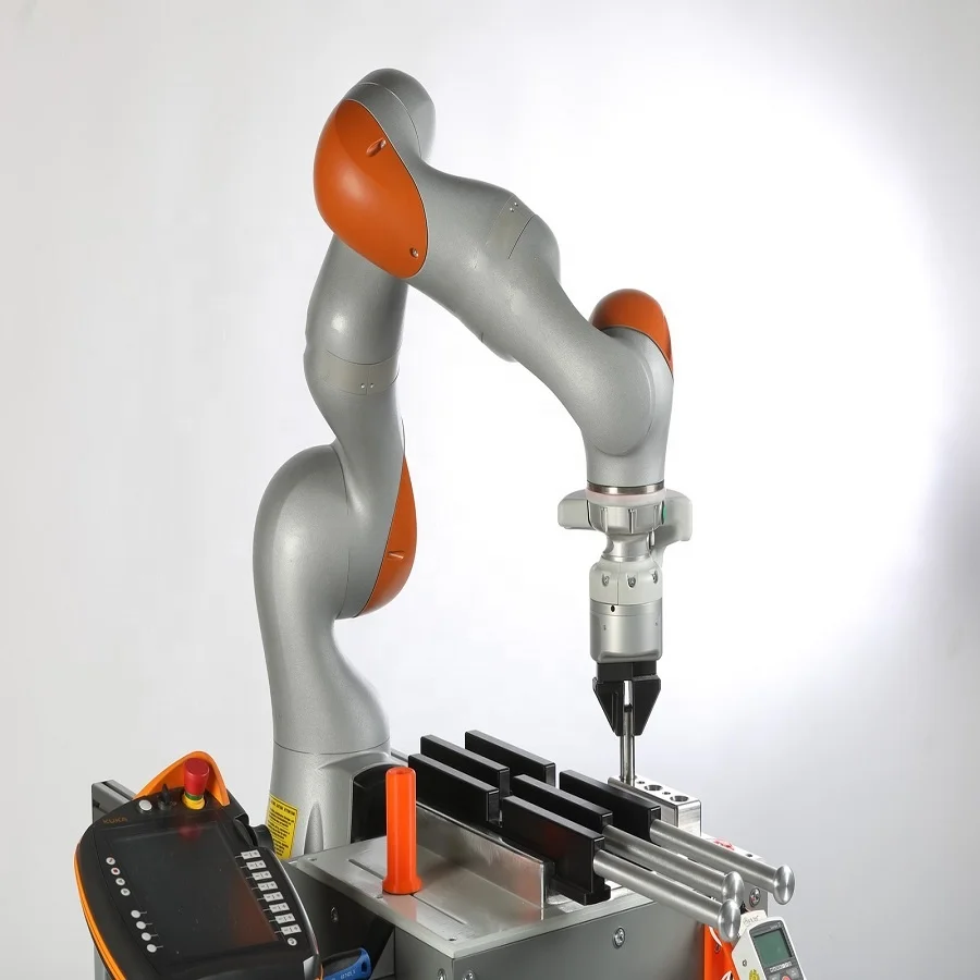 KUKA Fortec 6-осевой манипулятор с Роботизированной рукой новое состояние максимальное достижение 2826 мм для сварки и