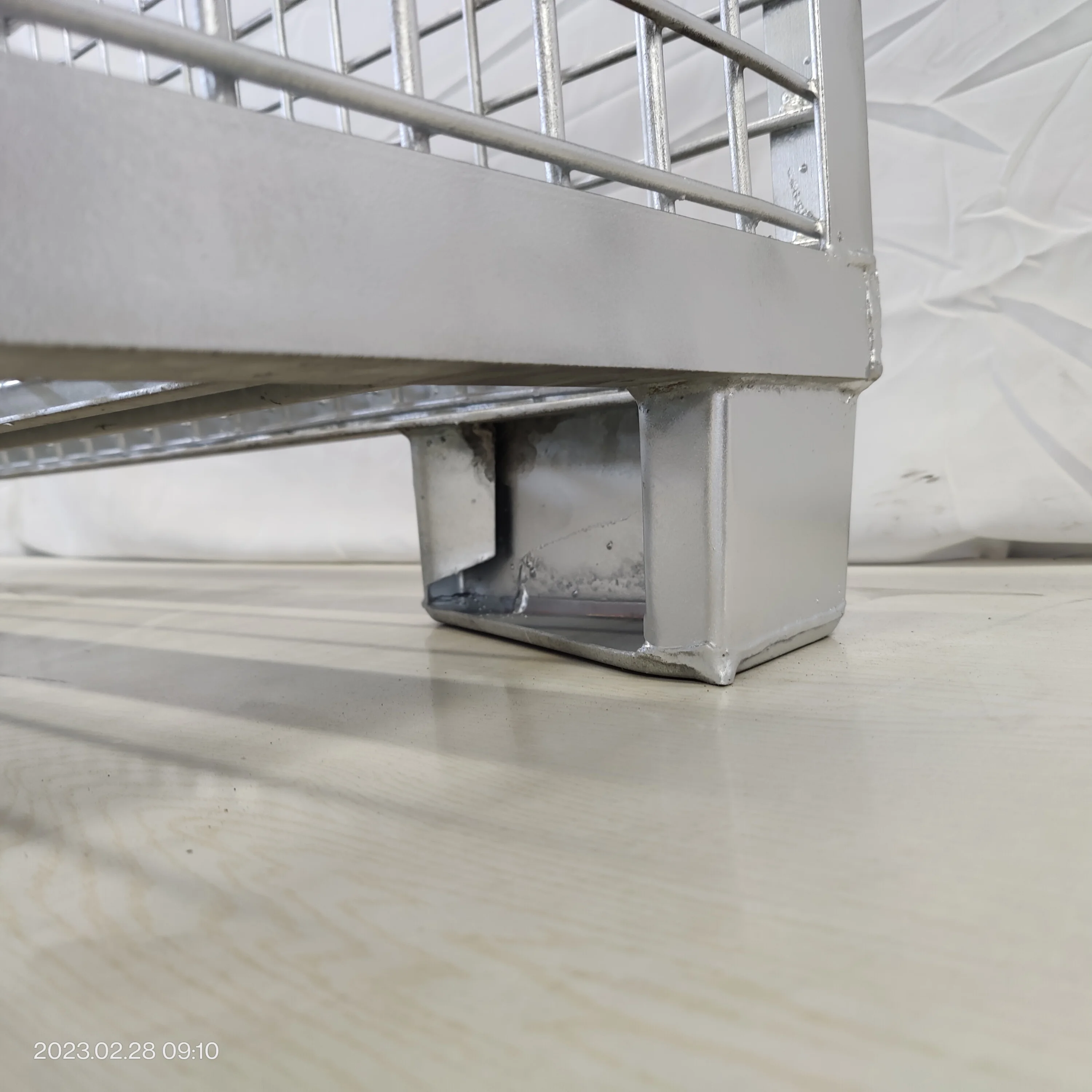 BHK 69 Stackable Collapsible Steel Pallet Cage Wire Mesh Container for auto repair factory