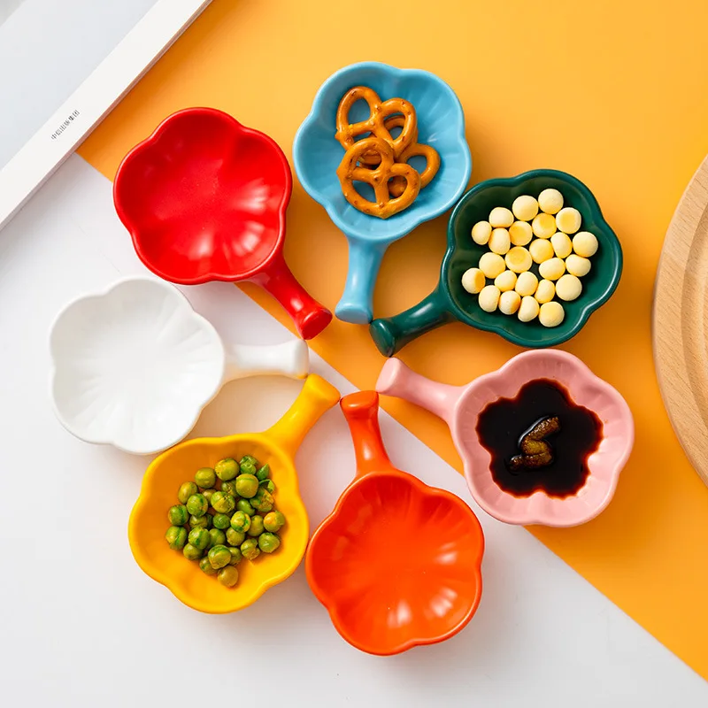 Factory Direct Sell Flower Shape Seasoning Dish Ceramic Soy Sauce Dish Olive Oil Dipping Ceramic Dishes