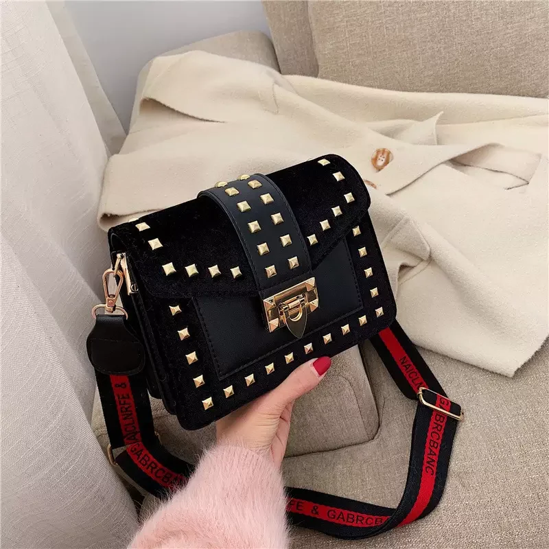 New Arrival Korean Rivet Versatile Crossbody Black Green Ladies PU Leather Women Bags Handbag Customized Shoulder Strap