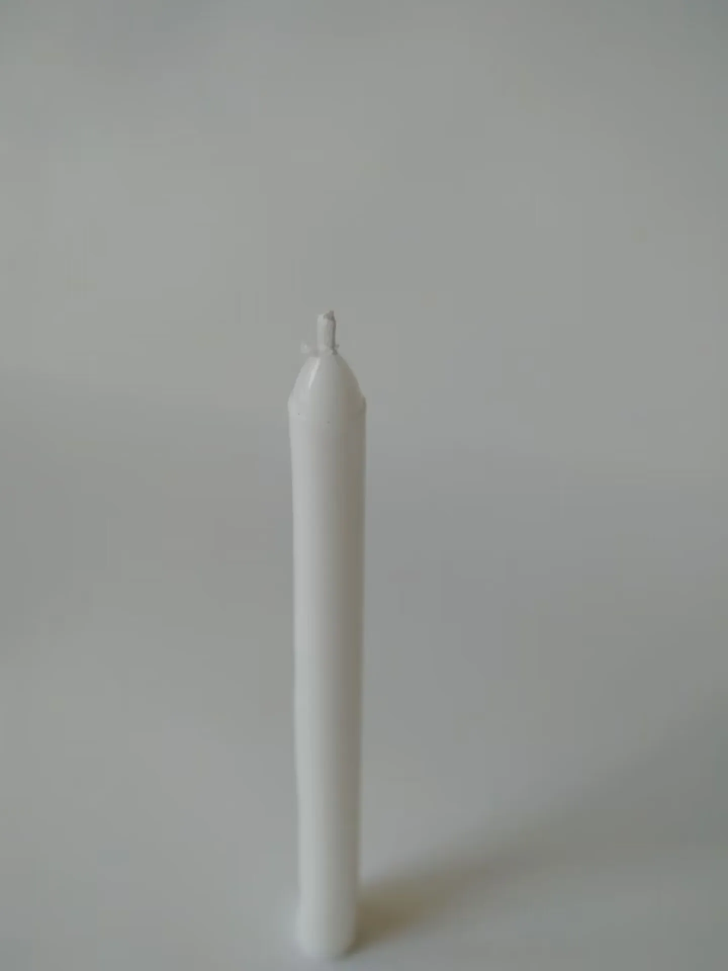 Home decoration white taper candles paraffin wax candles with custom logo
