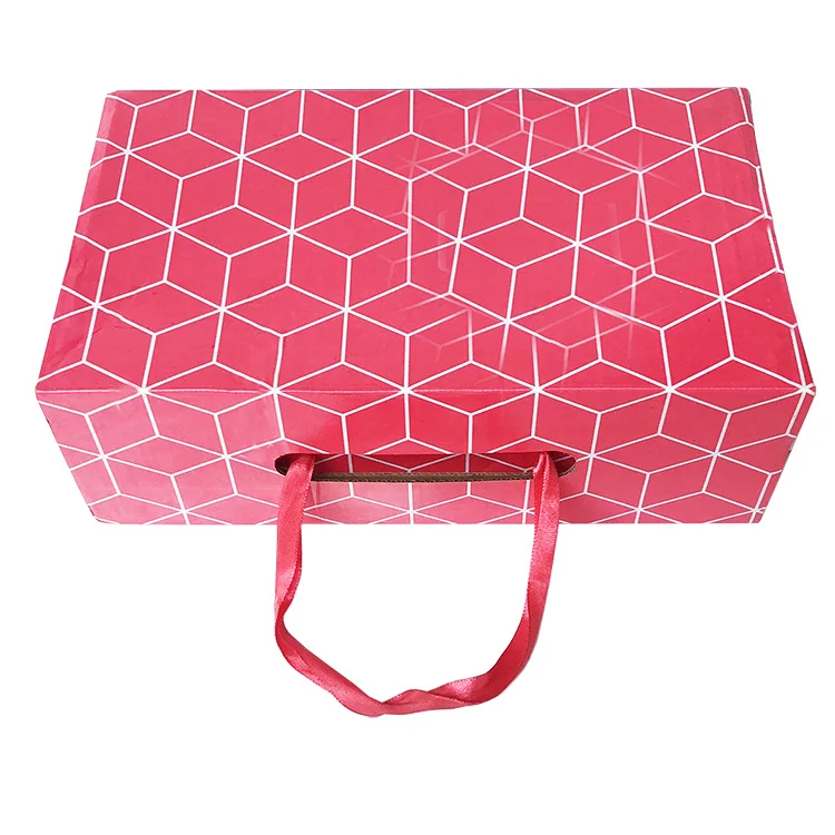 Упаковка для обуви и одежды