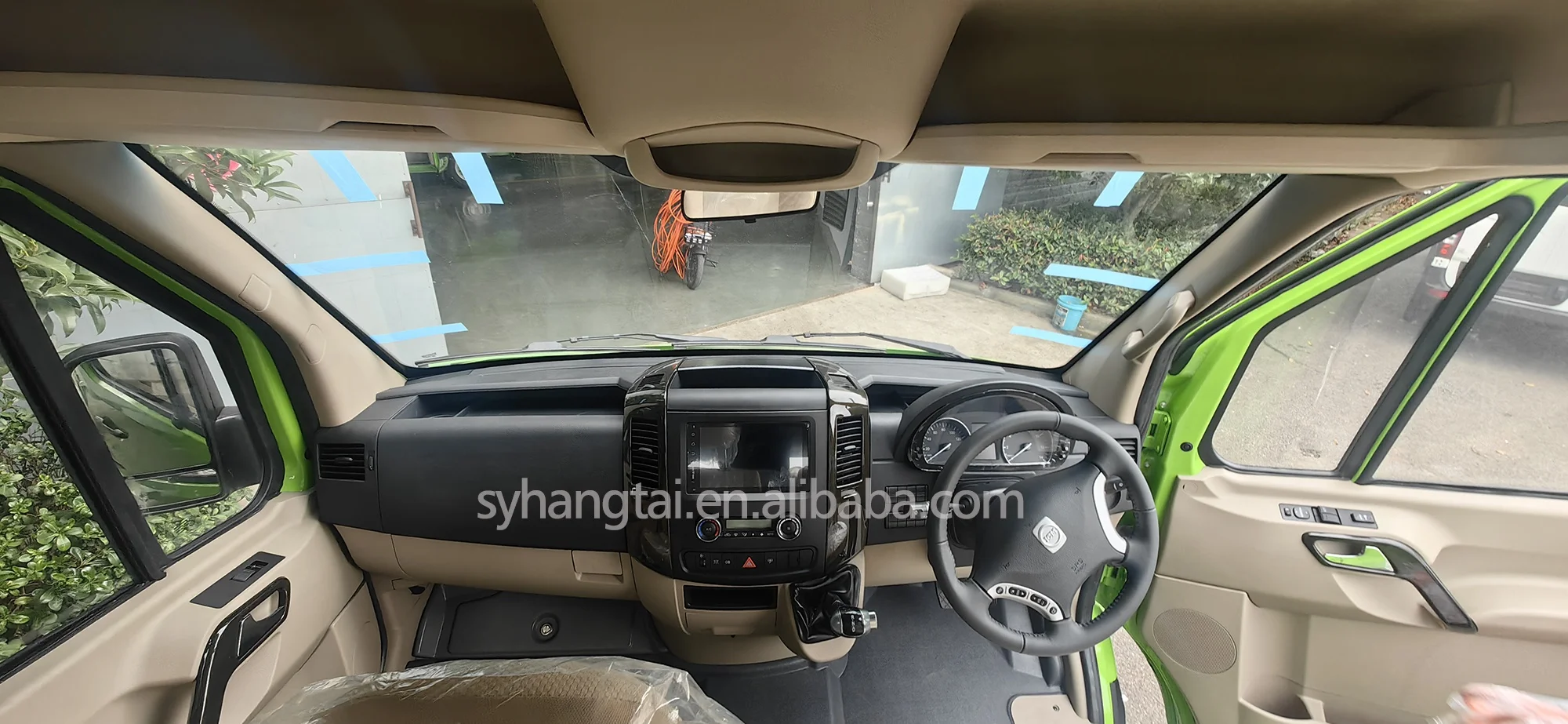 Customized Antigua and Barbuda RHD Electric Mini Bus 20 Seats 300km Range Mileage