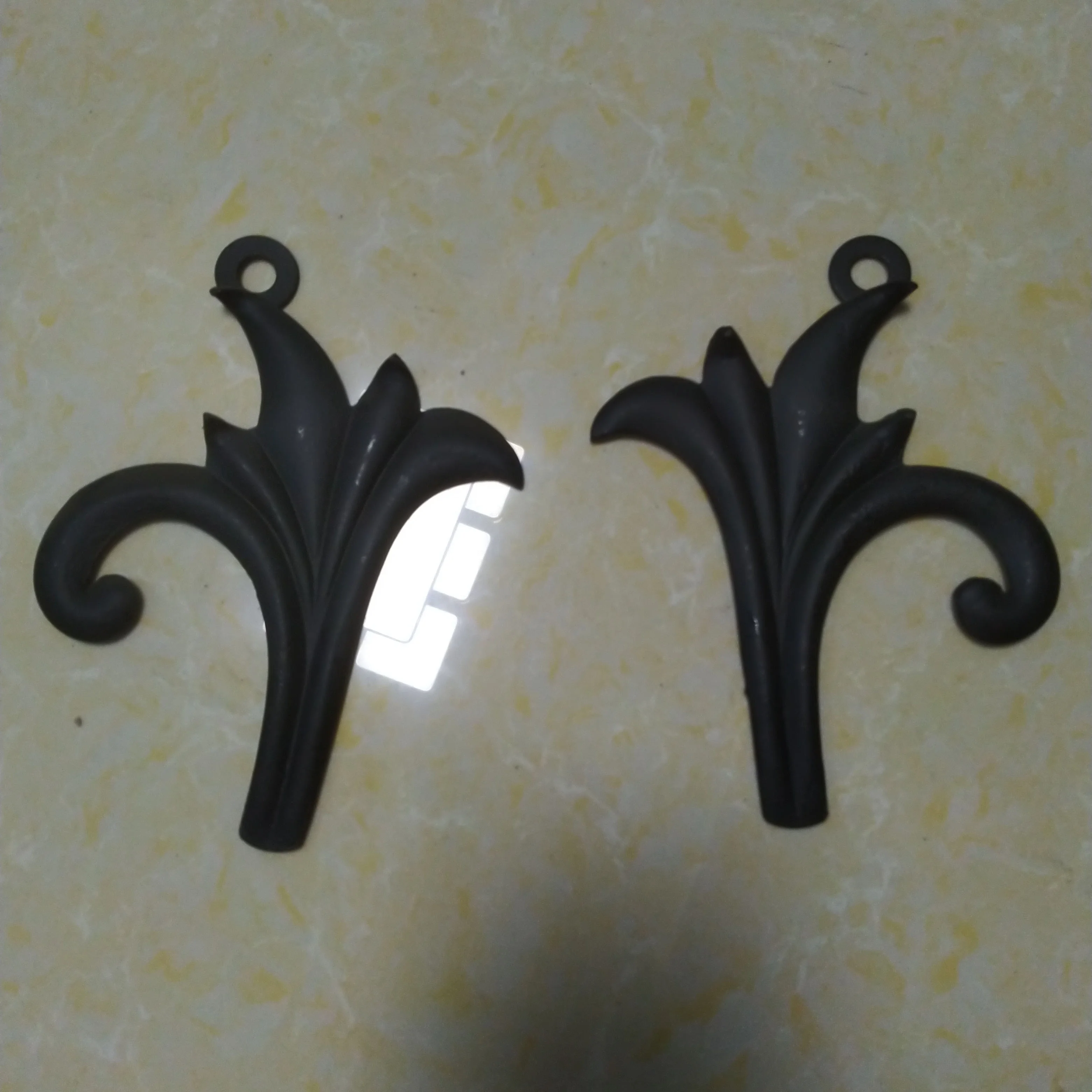 2013 china manufacturer cast steel leaves decorative
