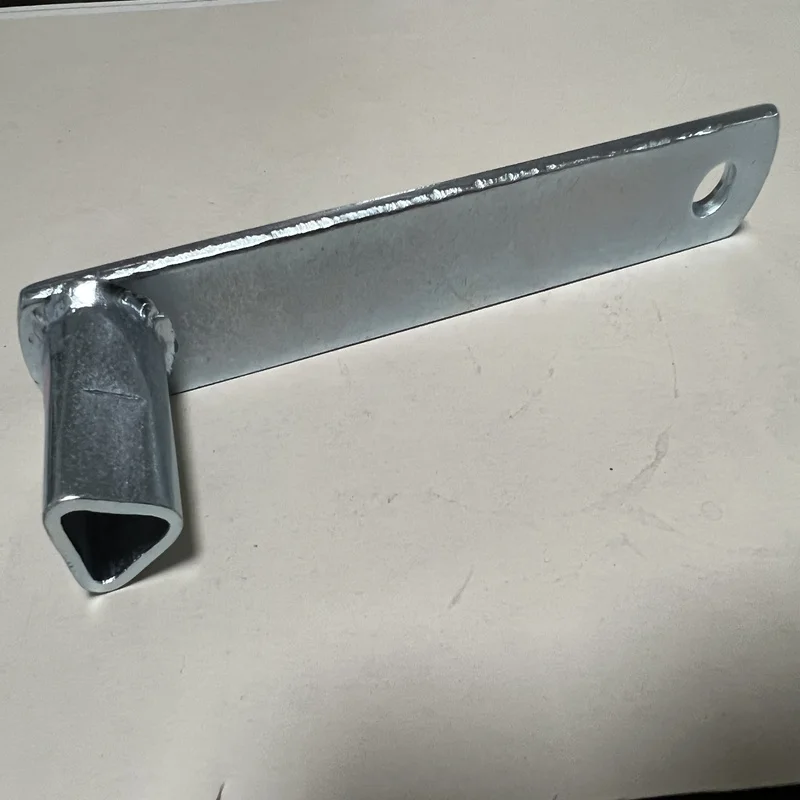 Multi Quality Factory Customized Flat Steel Galvanized Metal Triangular Key Welded Aluminium Bollard Key for Barrier Posts