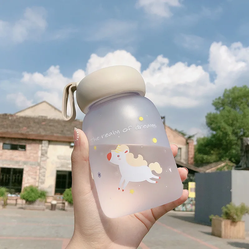 2022 Manufacturers wholesale  Heat-resistant transparent glass female portable simple, fresh and lovely student cup with rope