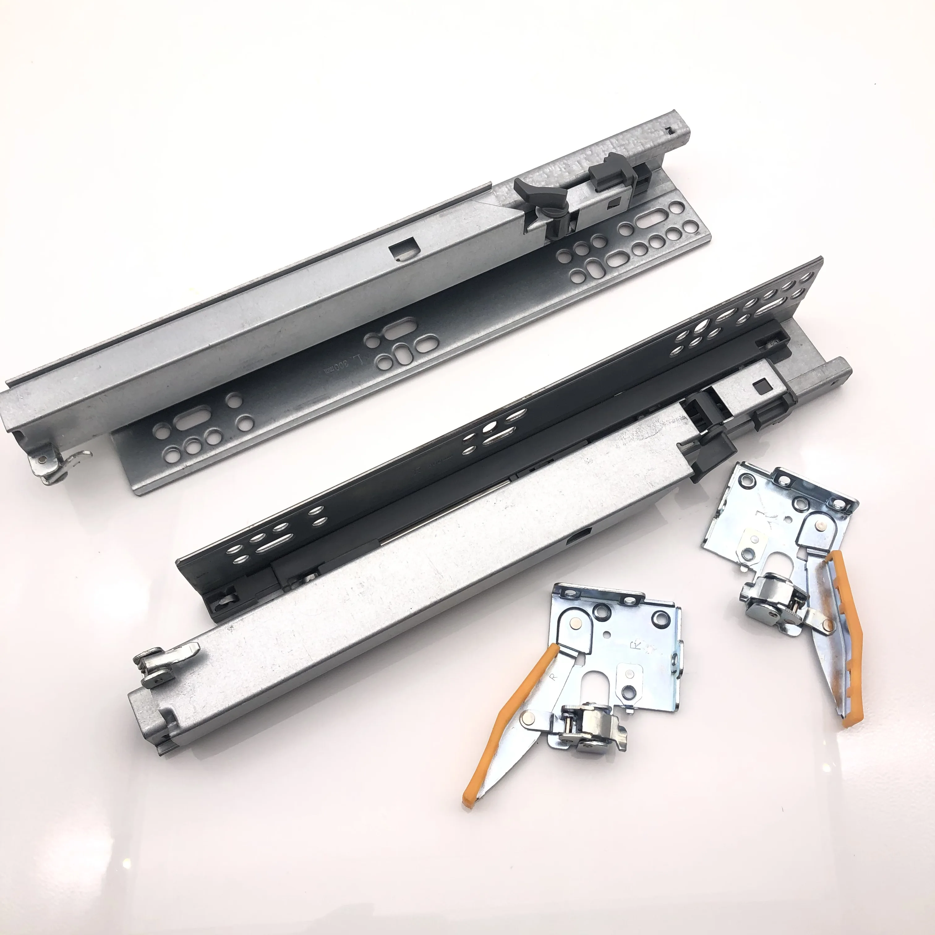 TK-b316C мягкие закрывающие металлические шкафы с выдвижным