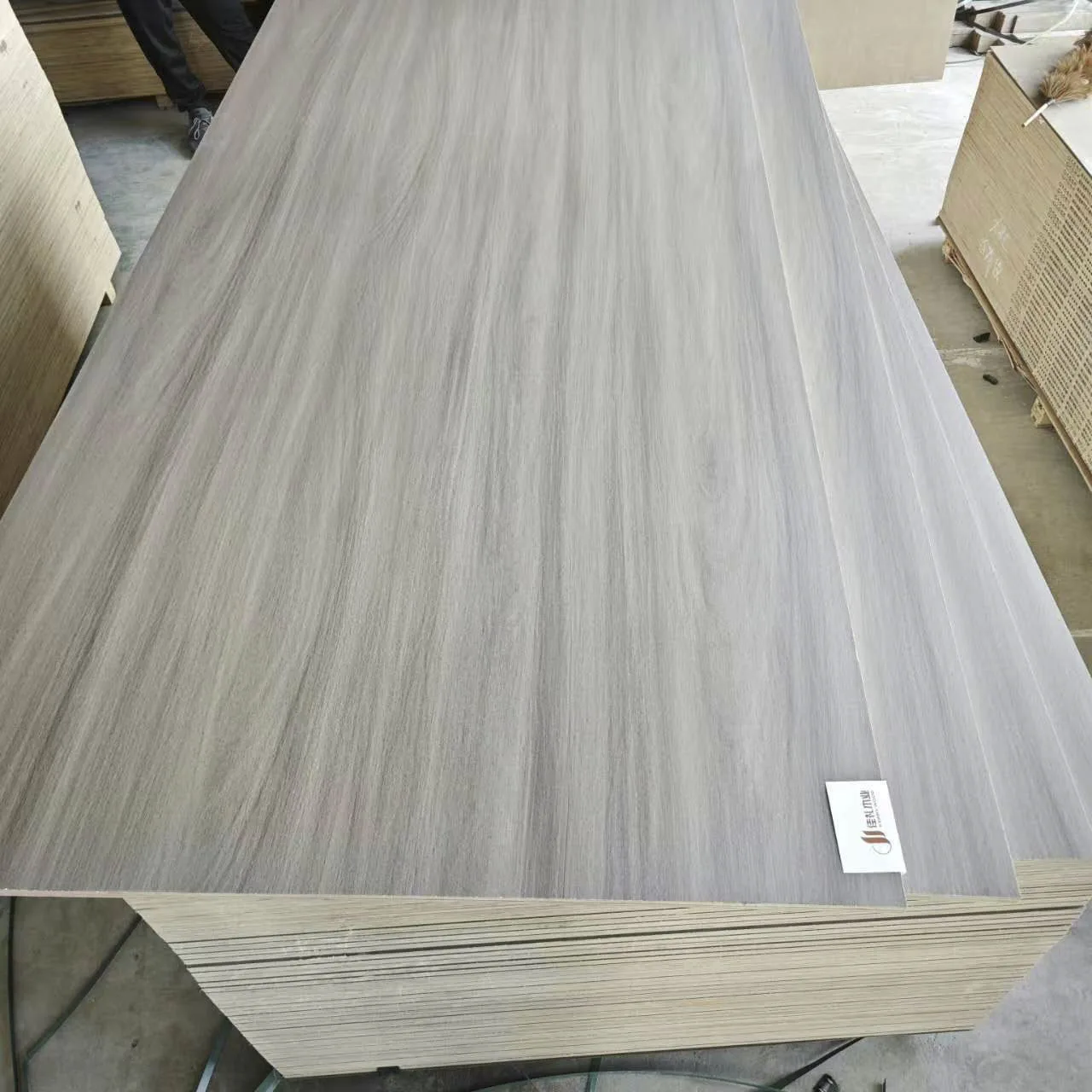The Best China Commercial decorative Plywood For Wall 5/9/18/25mm Melamine Multilayer Solid Wood Plywood