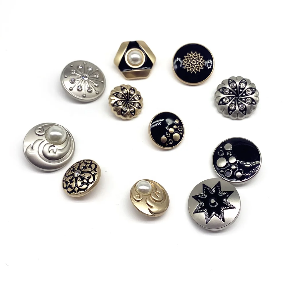 Factory Design wholesale Customized Vintage Zinc Alloy Round Sewing shank button with enamel varnish for coat