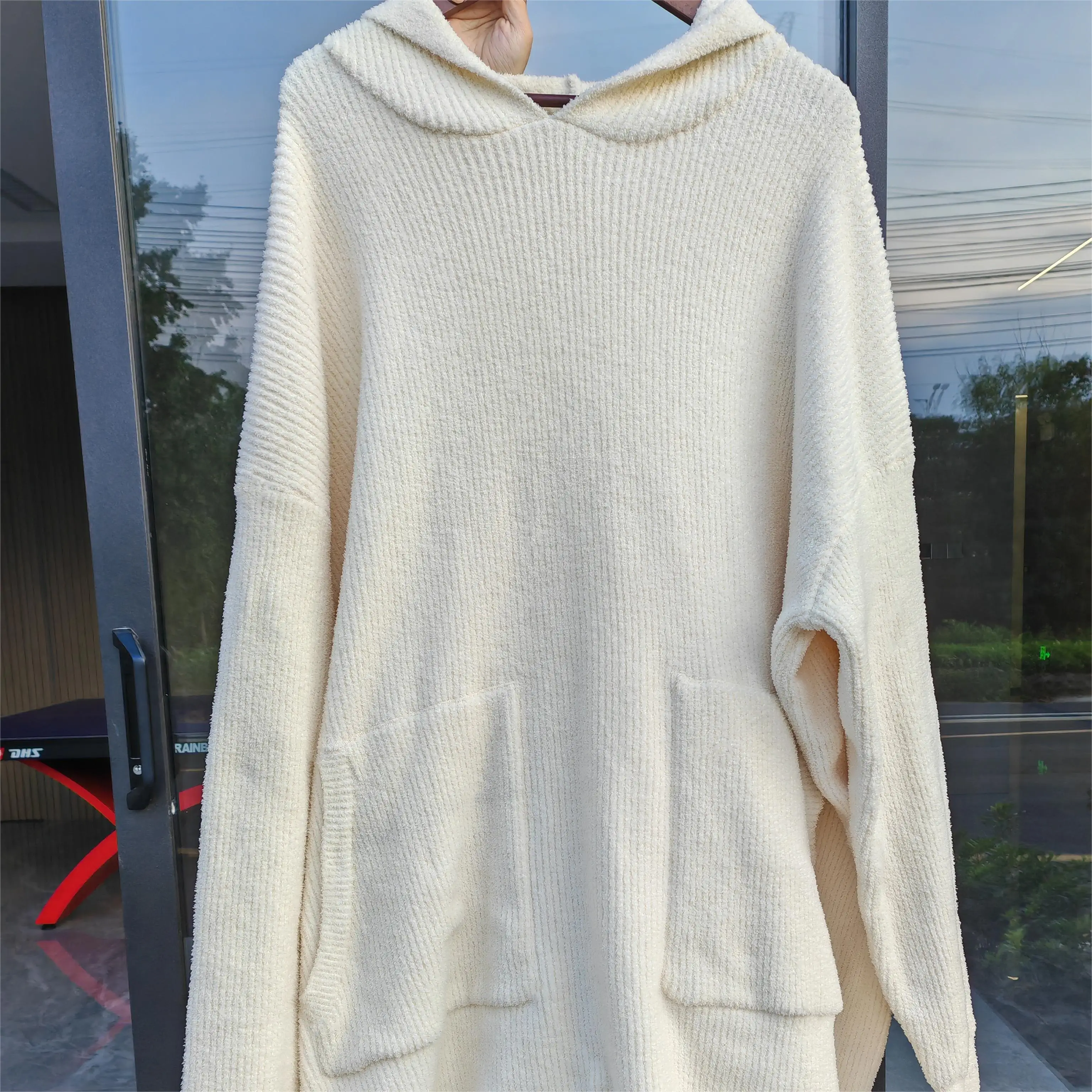 Custom Luxury Hotel Bathrobe Unisex Fluffy Micro Feather Yarn Hooded Winter Pajamas Thick Bath Robes For Men Women