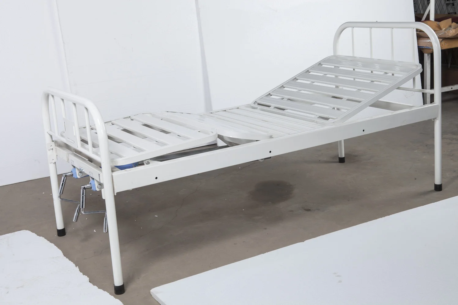 Medical Devices Cheap High-quality Hospital Equipment Stainless Steel Hot-selling Hospital Bed With 1 Functions