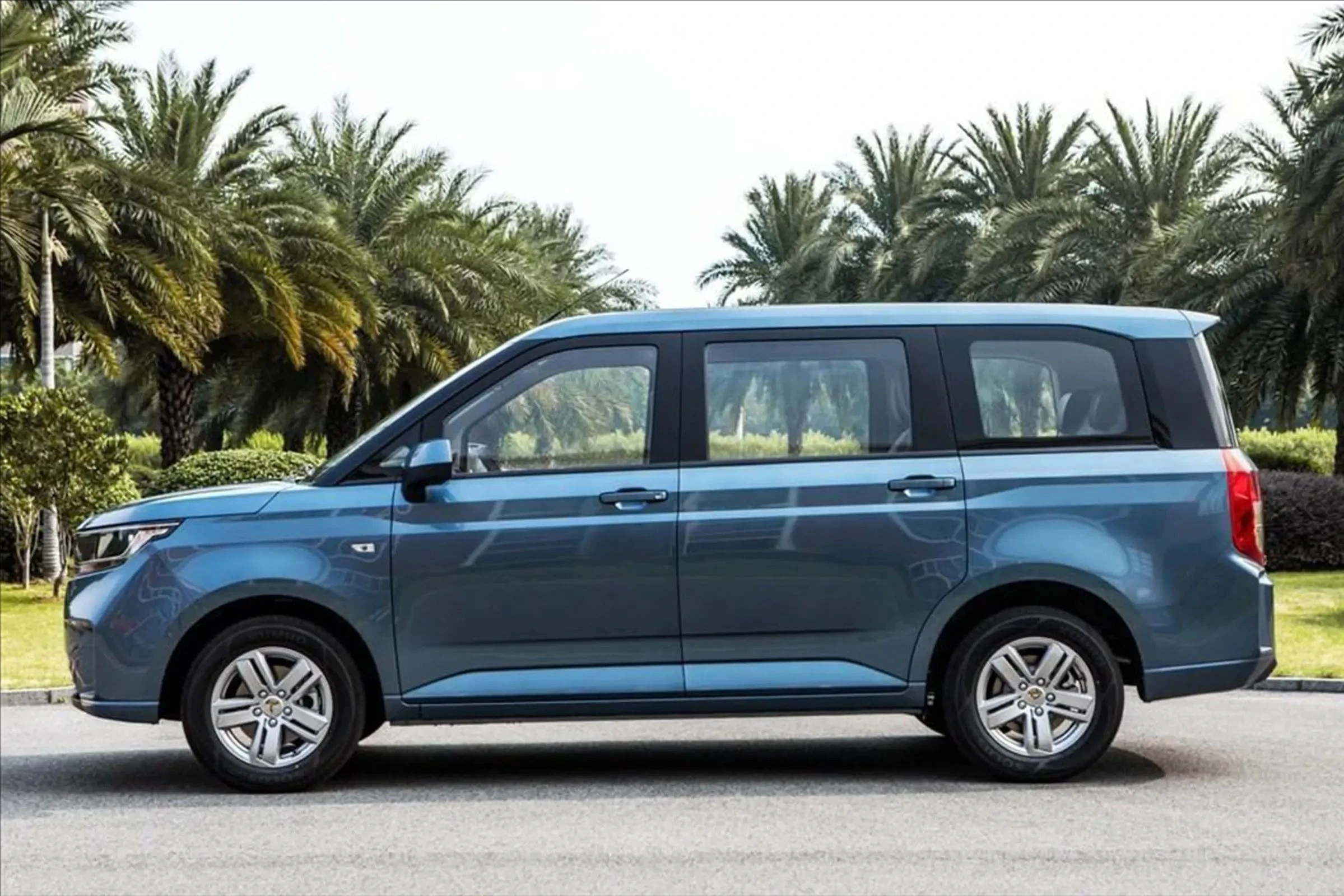 High Quality 2025 2024 Hongguang Plus New Car 5 Seats With Cheap Price Gasoline Vehicles  Compact MPV Used Cars for Sale