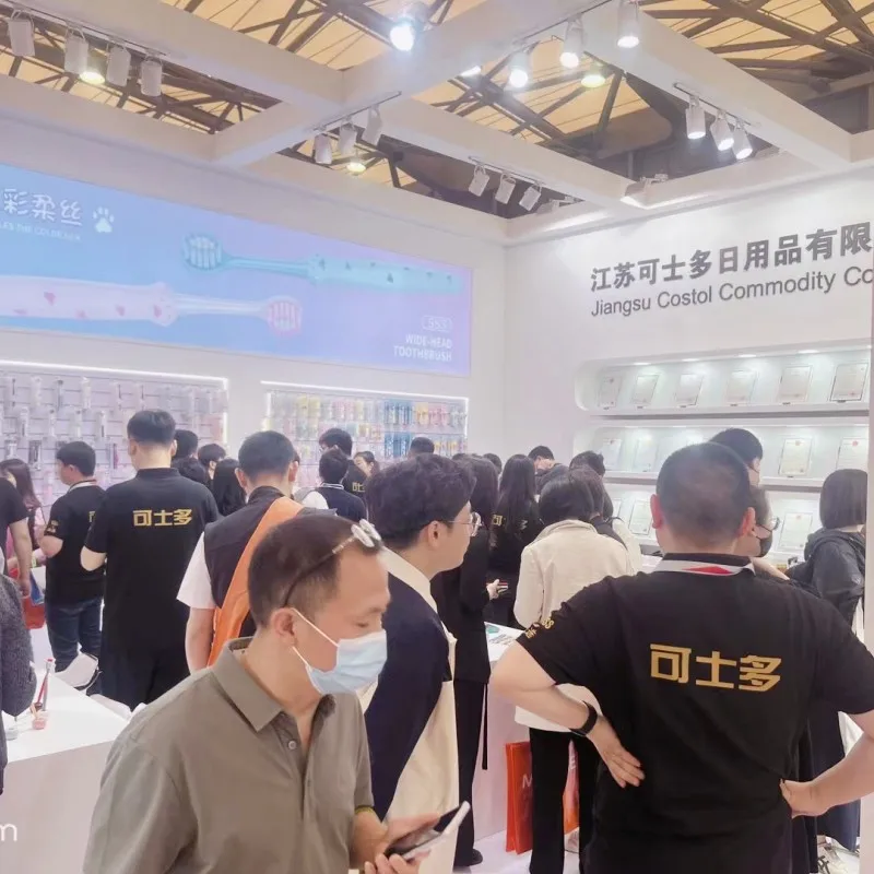 Wholesale white and black plastic tongue scrapper silicone Tongue Scraper tongue scraper plastic