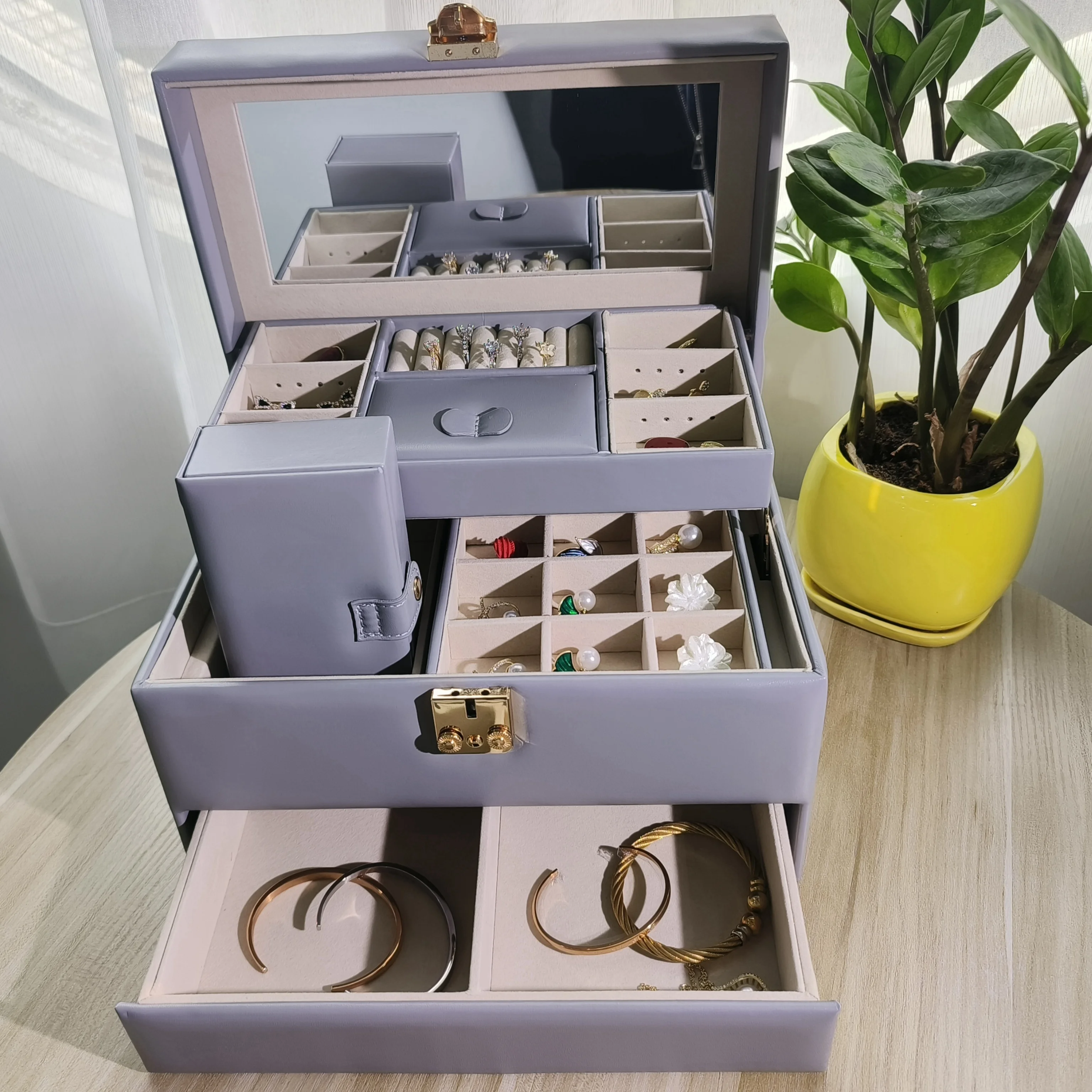 Wholesale High Quality Durable Travel Coded Lock PU Jewelry Carrying Case Large Jewelry Storage Case Jewelry Suitcase With Tray