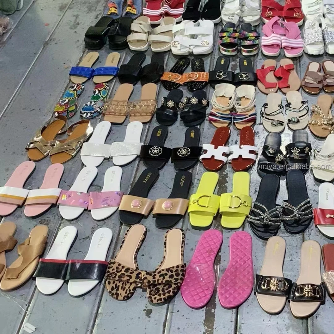 2023 дешевые скидки высококачественные летние оптовые продажи оптовая продажа сандалии на плоской подошве из искусственной кожи с открытым носком пляжные тапочки для женщин
