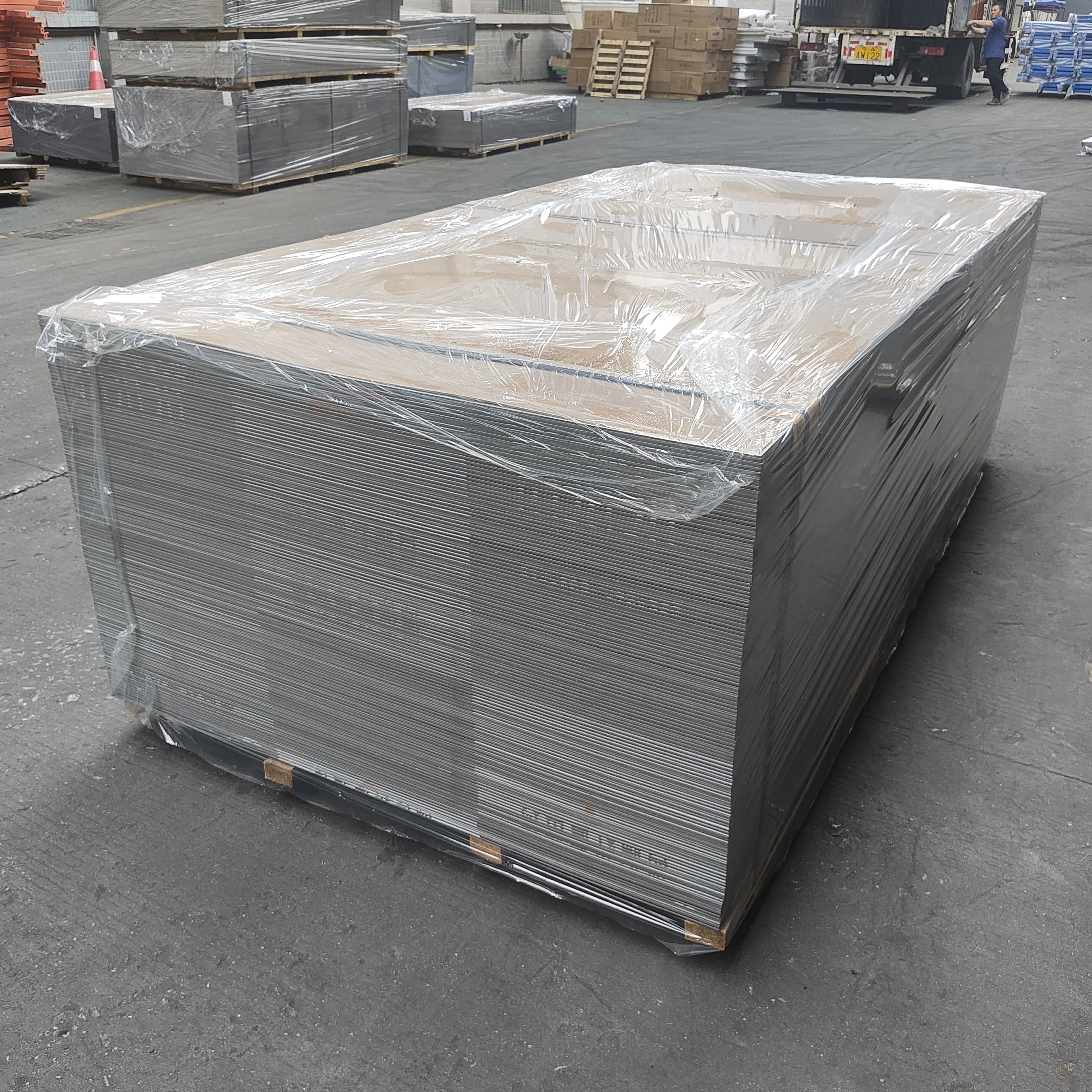 Henglicai Factory wholesale price 3MM 4MM More Size Alucobond cladding Aluminum Composite Panels For Wall Cladding