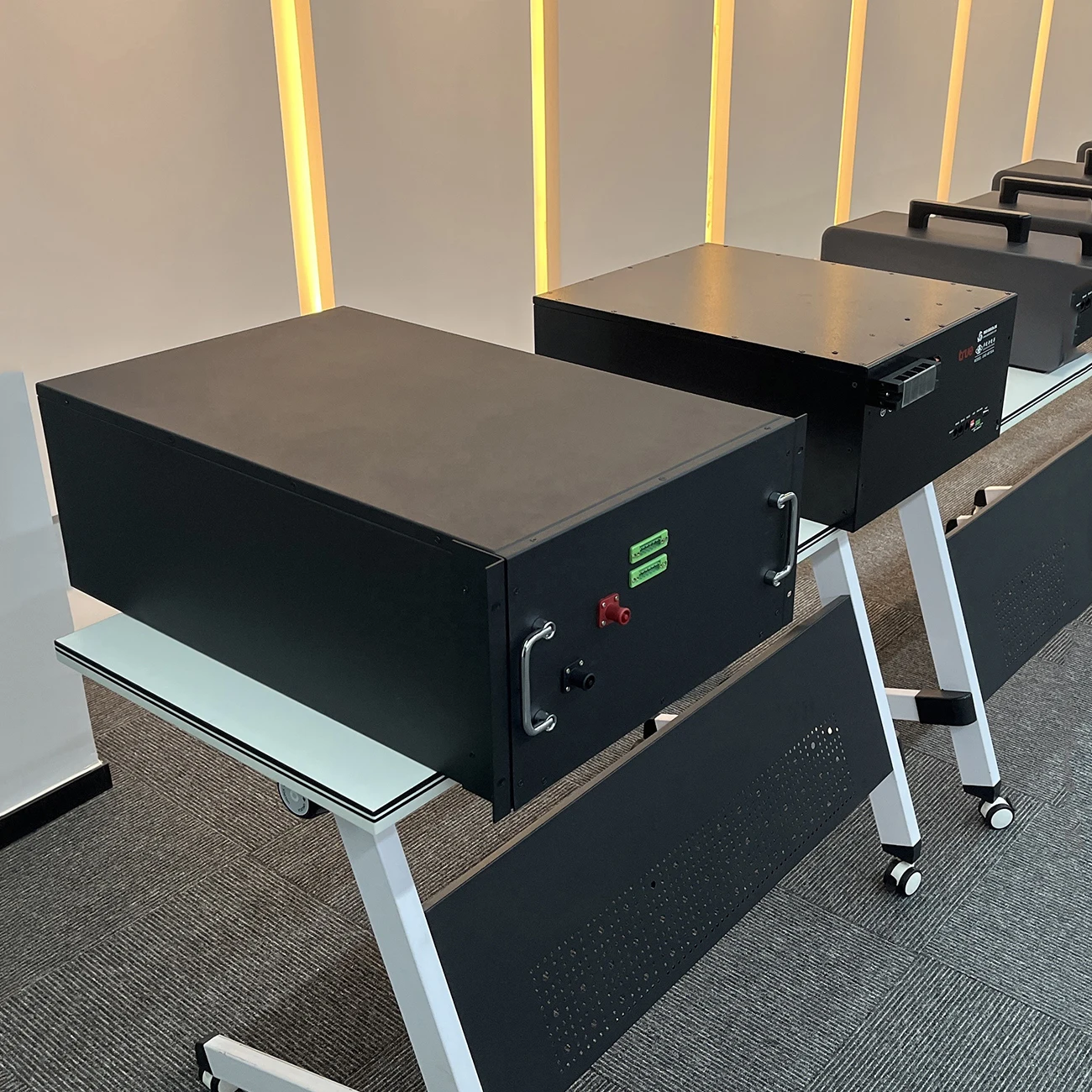 PYSUN Ess Lifepo4 48v Lithium Ion Battery 100Ah 200Ah Stacked All In One System High Voltage Hybrid Energy Storage Battery