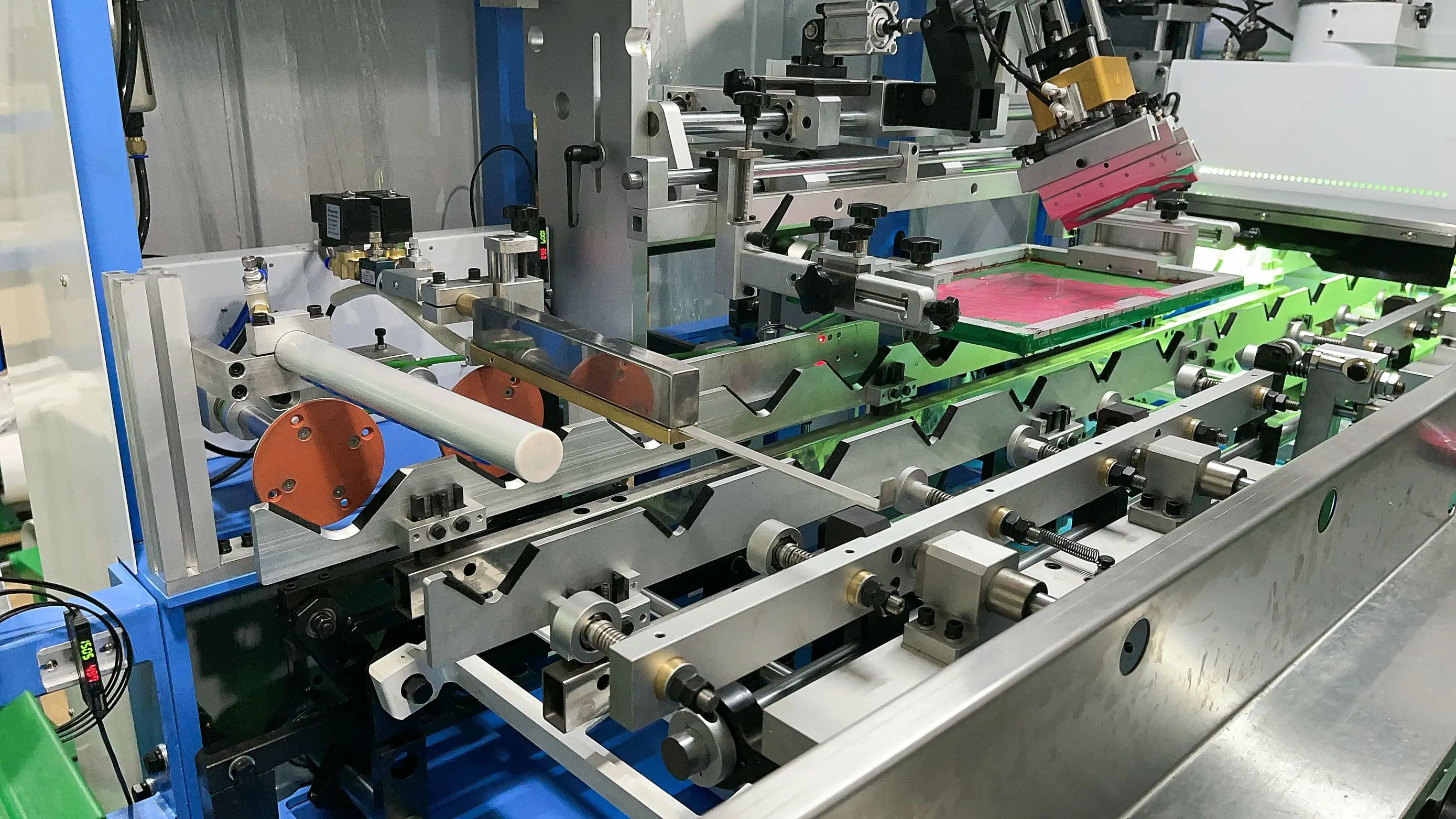 Glass Beverage Bottle Serigraphy Printing Machine Automatic Liquor Bottle UV Screen Printing Machine