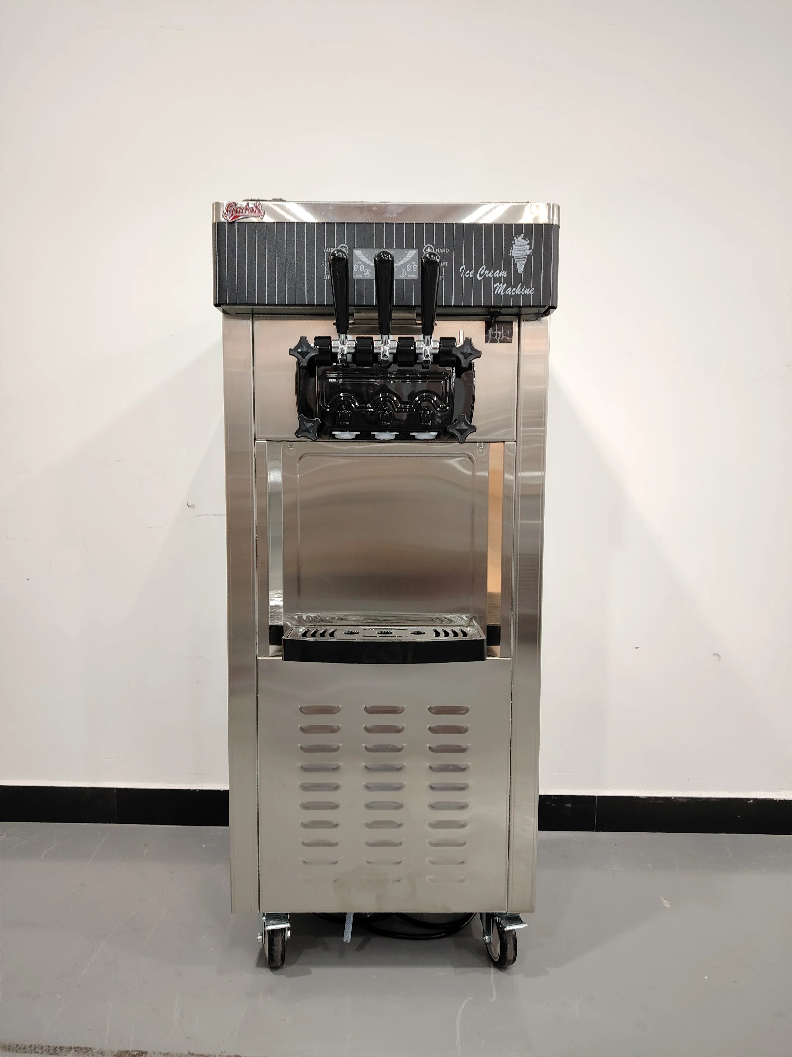 Summer hot sale stainless steel vertical three flavors soft ice cream machine gelato maker frosting machine