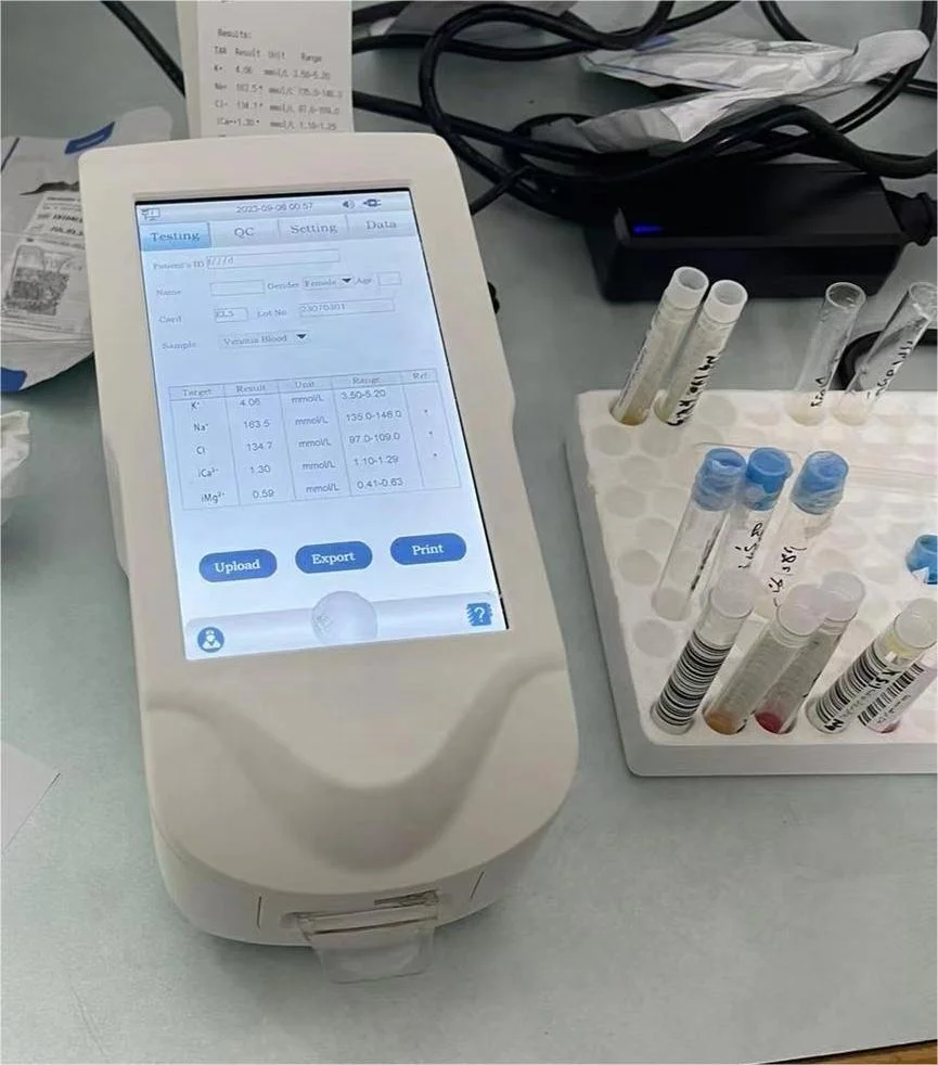 Medical High Guality clinica electrolyte analyzer  Dry Electrochemical Blood Gas Electrolyte Anealyzer test cartridges