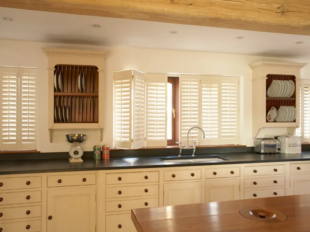 Best sell clear view ready made removable basswood door plantation shutters