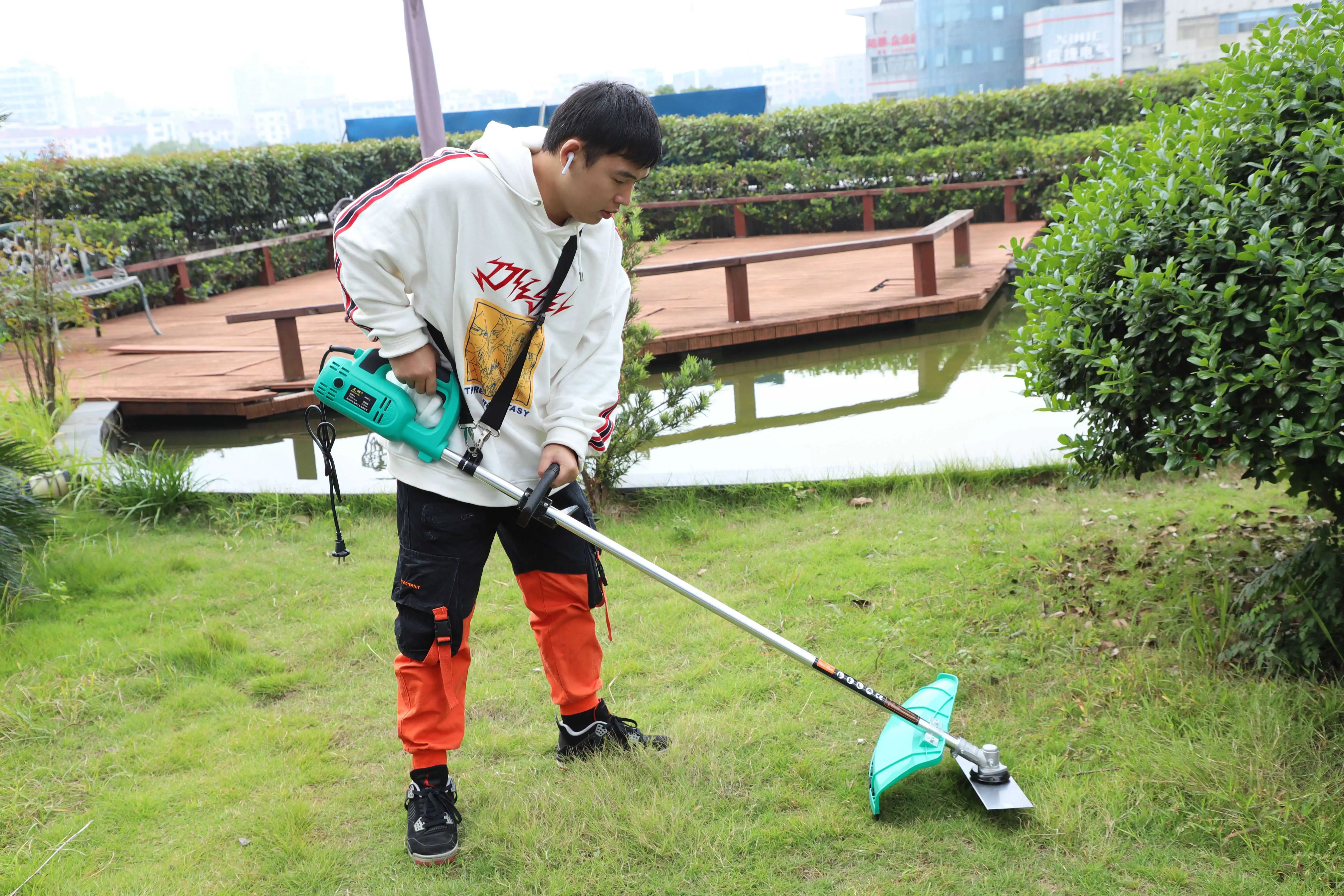 
Multi functional Top Quality Electric battery Brush Cutter with chainsaw 