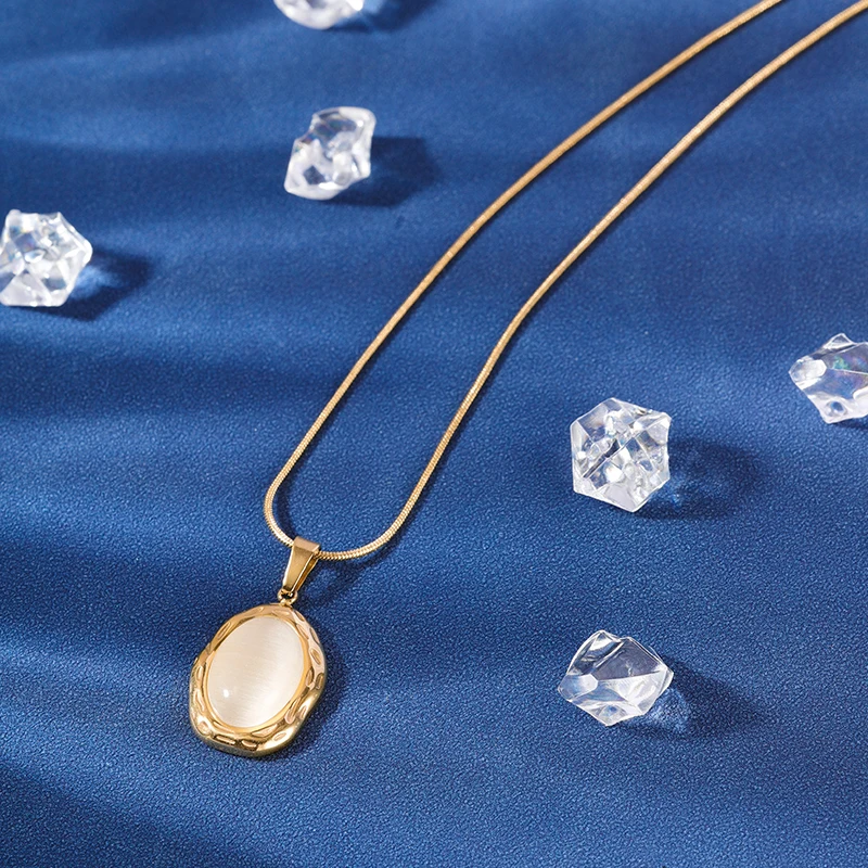 HOVANCI Waterproof 18K Gold Plated Stainless Steel Luxury Oval Shape White Cat Eye Opal Stone Pendant Necklace