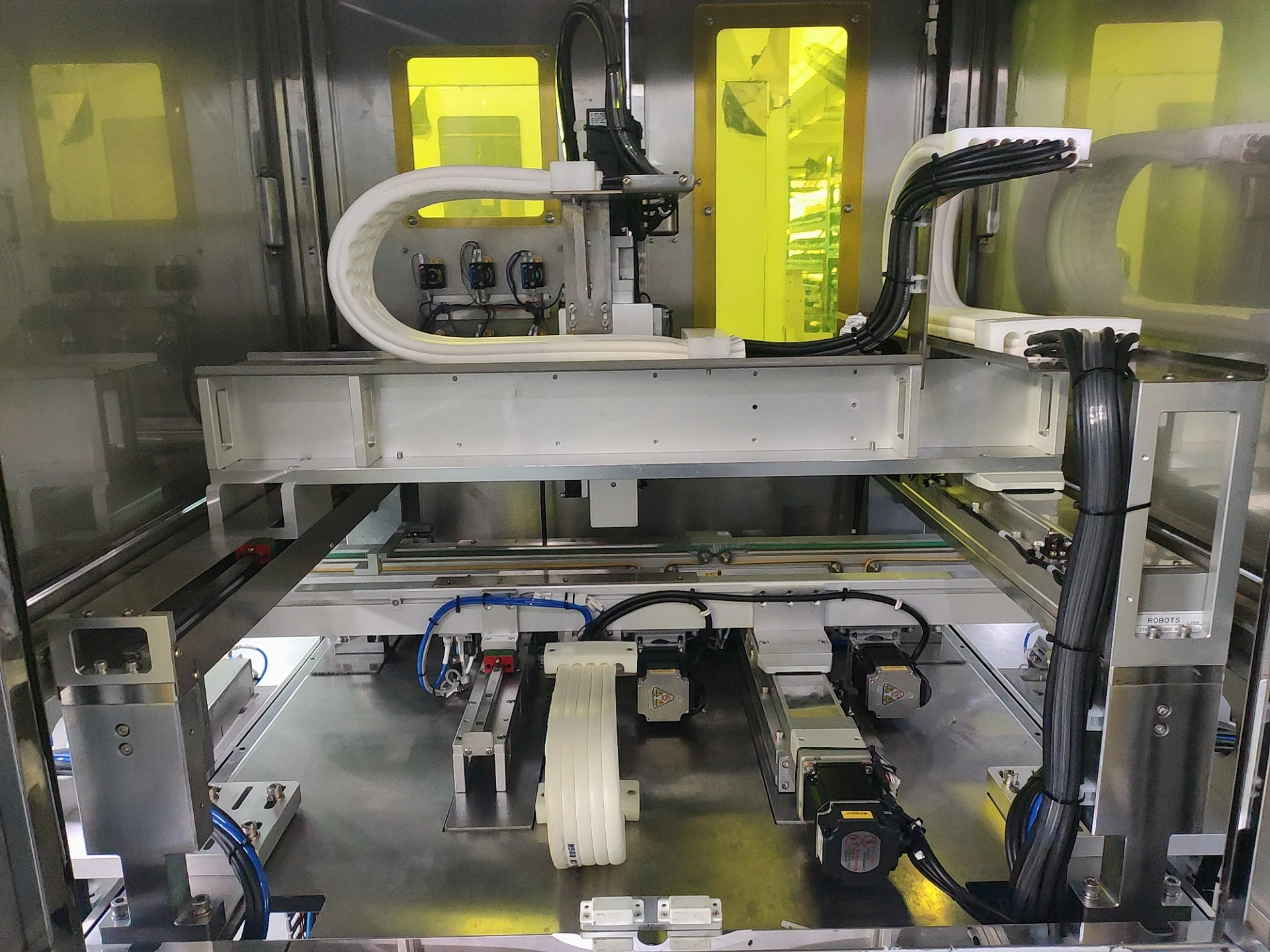 Auto parts coating machine Speaker dispensing machine Battery box dispensing and Dispensing machine
