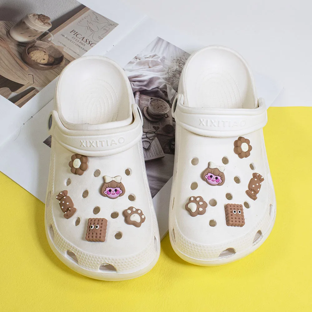 Популярные аксессуары 2023 croc charmsDIY с молочным чаем, милые Мультяшные Мягкие Пластиковые Подвески croc для детей