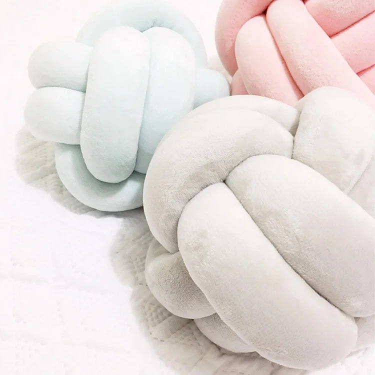 Wholesale fashion knot pillow throw pillow soft cushion