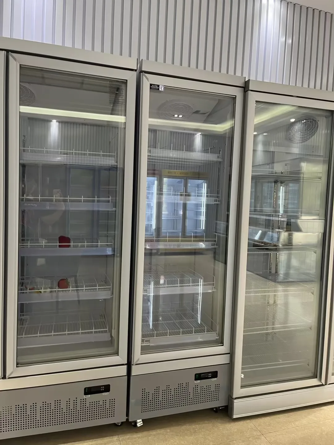 Hot Wholesale Upright Freezer Commercial Glass Door Display Freezer Guangdong Refrigerator Freezer