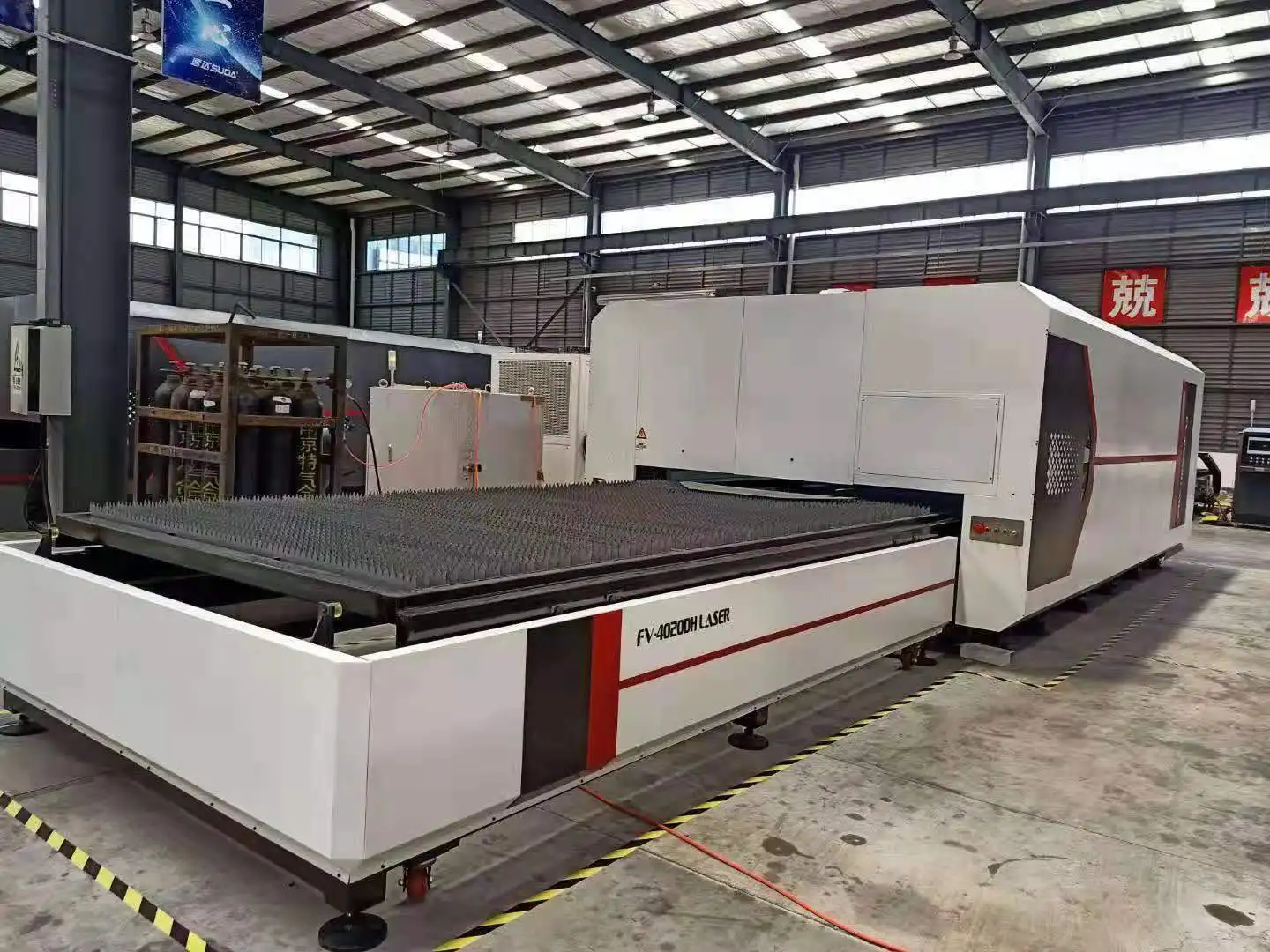 Full enclosed protective fiber laser cutting machine for metal sheet full covered fiber laser cutter
