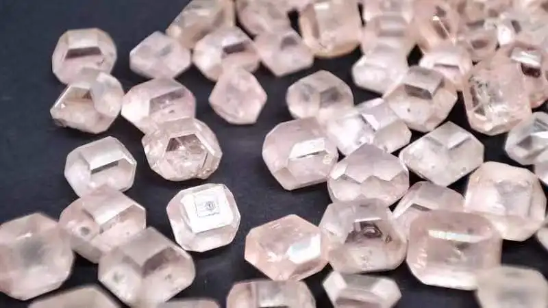 cherry pink vs vvs uncut rough diamond for jewelry