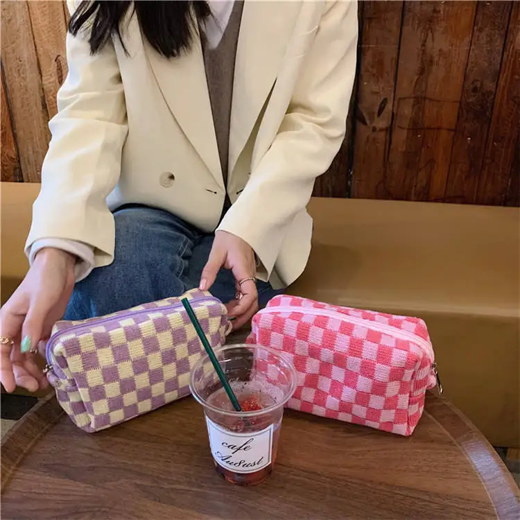 Korean ins knitted checkerboard makeup bag contrast wool lattice storage and finishing bag student pen bag