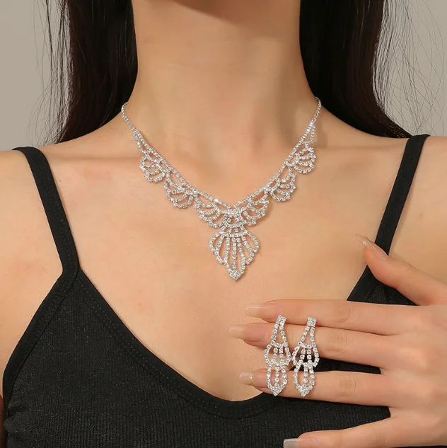 Fashion Claw Chain Water Diamond Necklace Earring Set Cross border Supply Evening Dress Full Diamond Necklace Accessories