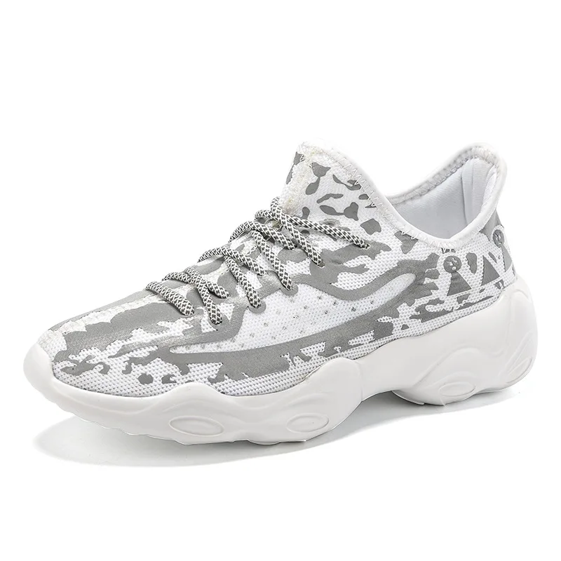 Wholesale of new fashionable luminous comfortable sports shoes for men breathable and anti slip casual running shoes