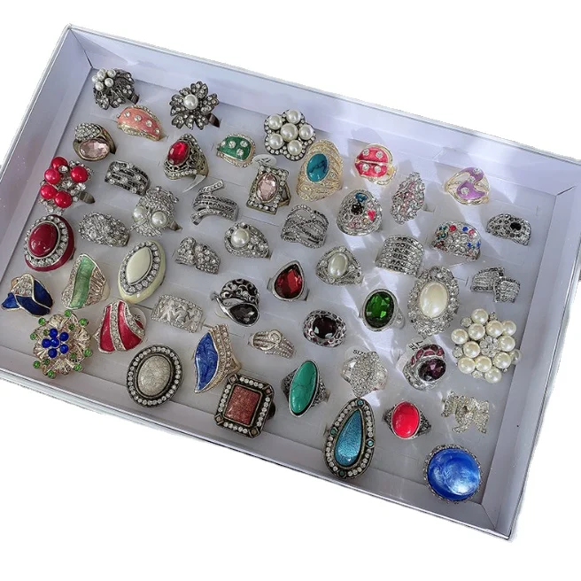 Stock closeout women Vintage alloy flower ring set with diamonds in random design and color