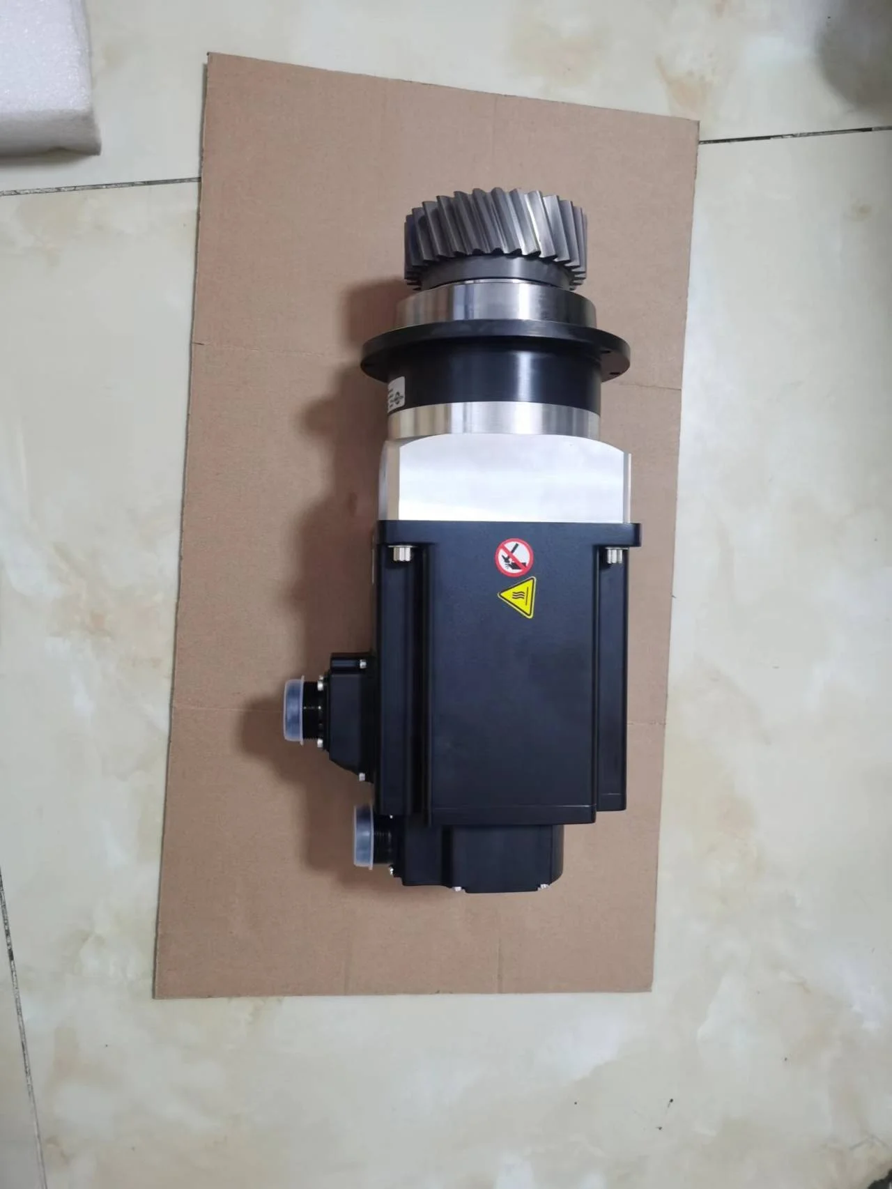 Byстрочный двигатель драйвера 10111889 XPSFN110-007-SSSE3XF-X22 Servomotor BCH2LH1030CA6C