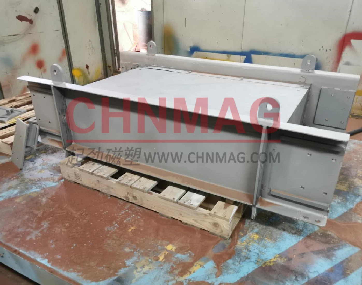 China supplier magnetic iron separator for conveyor belt