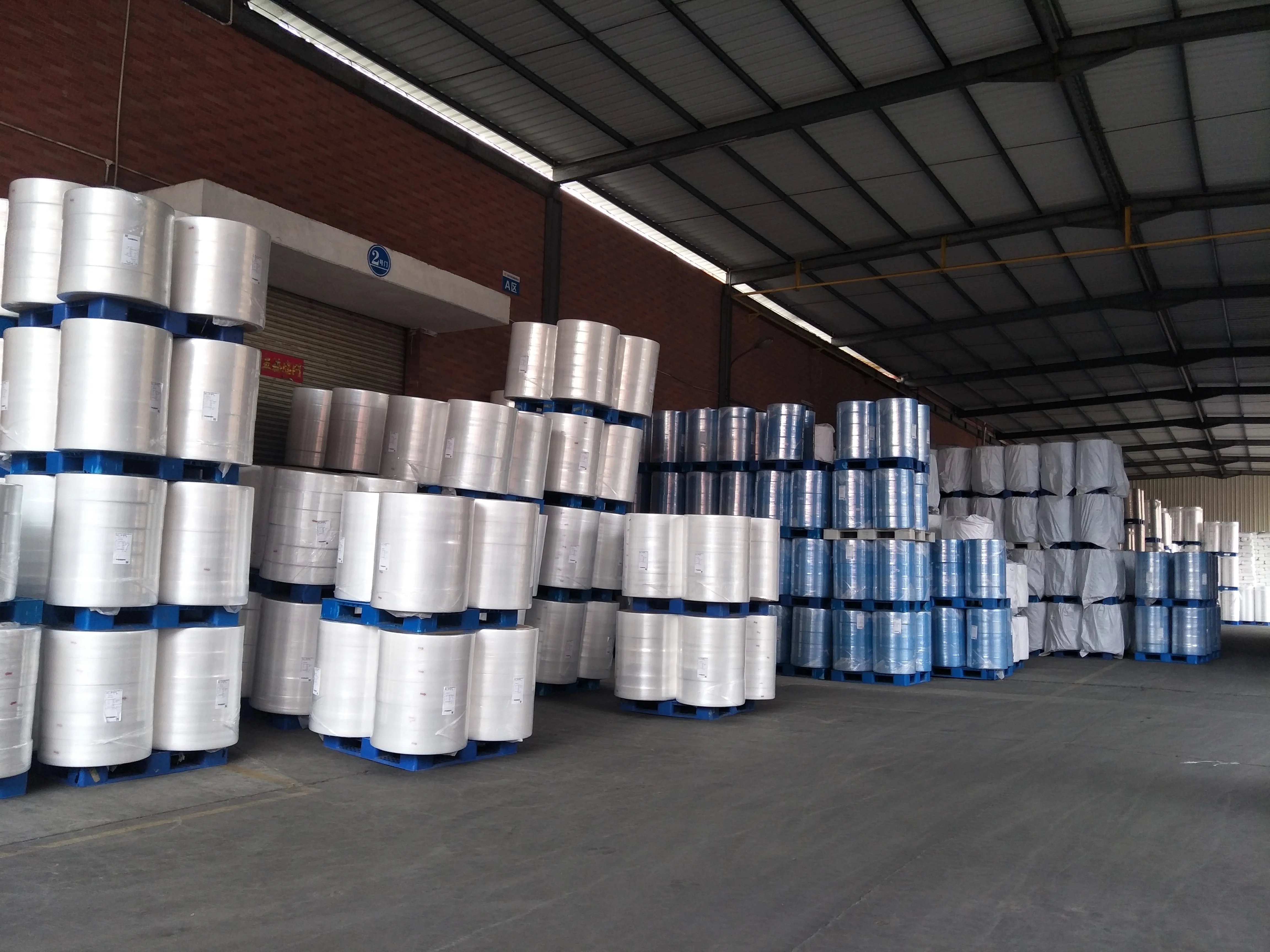 Spun Bonded Skin Friendly Light Weight Antistatic High Tear Strength Non Woven Fabric Support Customized