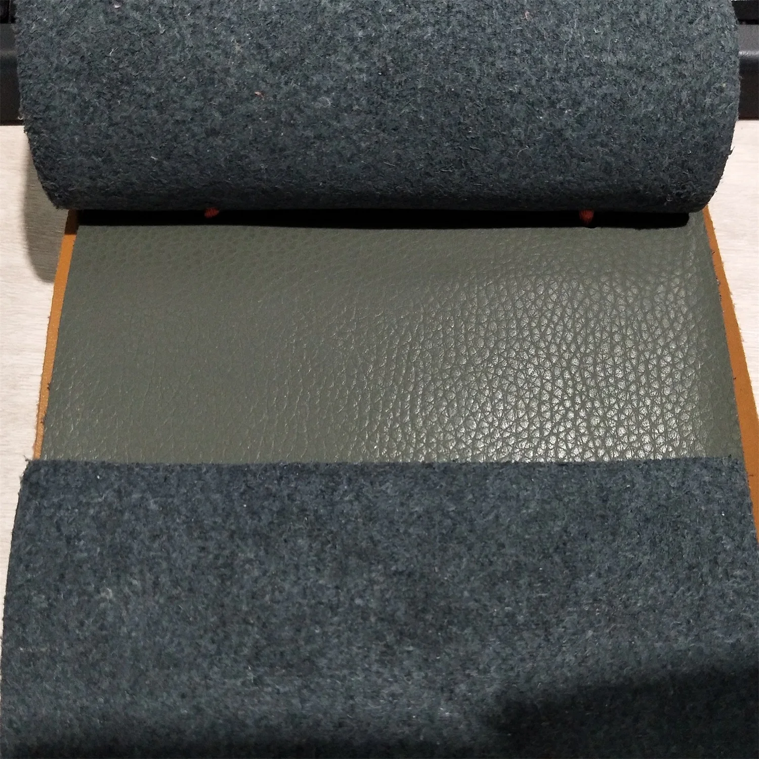 Good Touch Feeling Olive Green 1.4mm Lichee Grain Genuine Bonded Leather for Bag