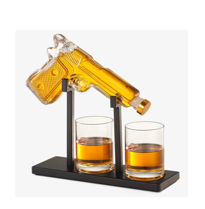 Drinking Accessories Funny Military Present Cool Dispenser Pistol Gun Whiskey Decanter Set with Two Glasses