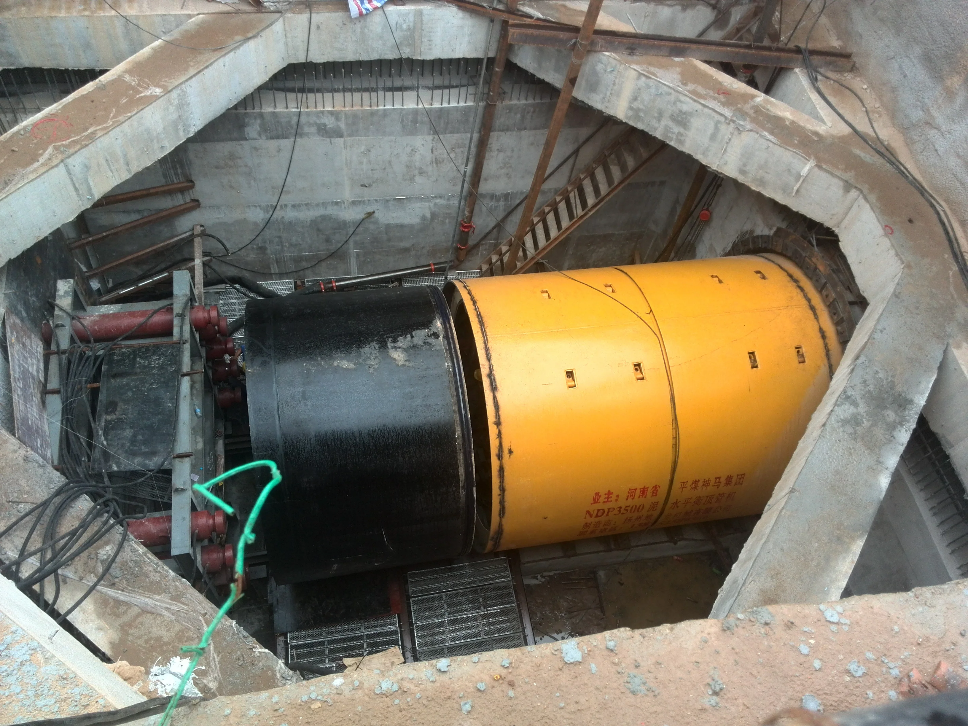 
2200mm Slurry balance micro-tunnel boring Pipe Jacking Machine for sale 